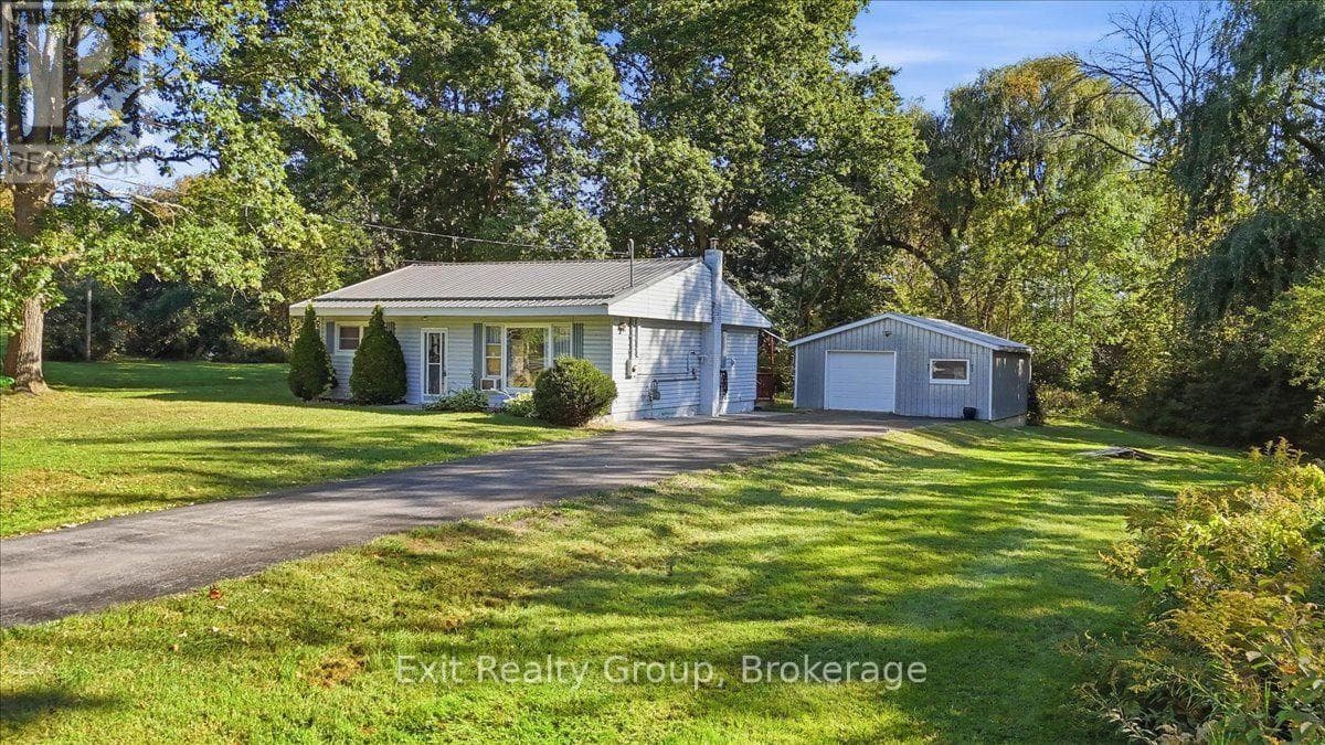 Single Family at 129 Harcourt Road, Quinte West (Murray Ward), Ontario - Photo 4 - RE/MAX Garden City Realty