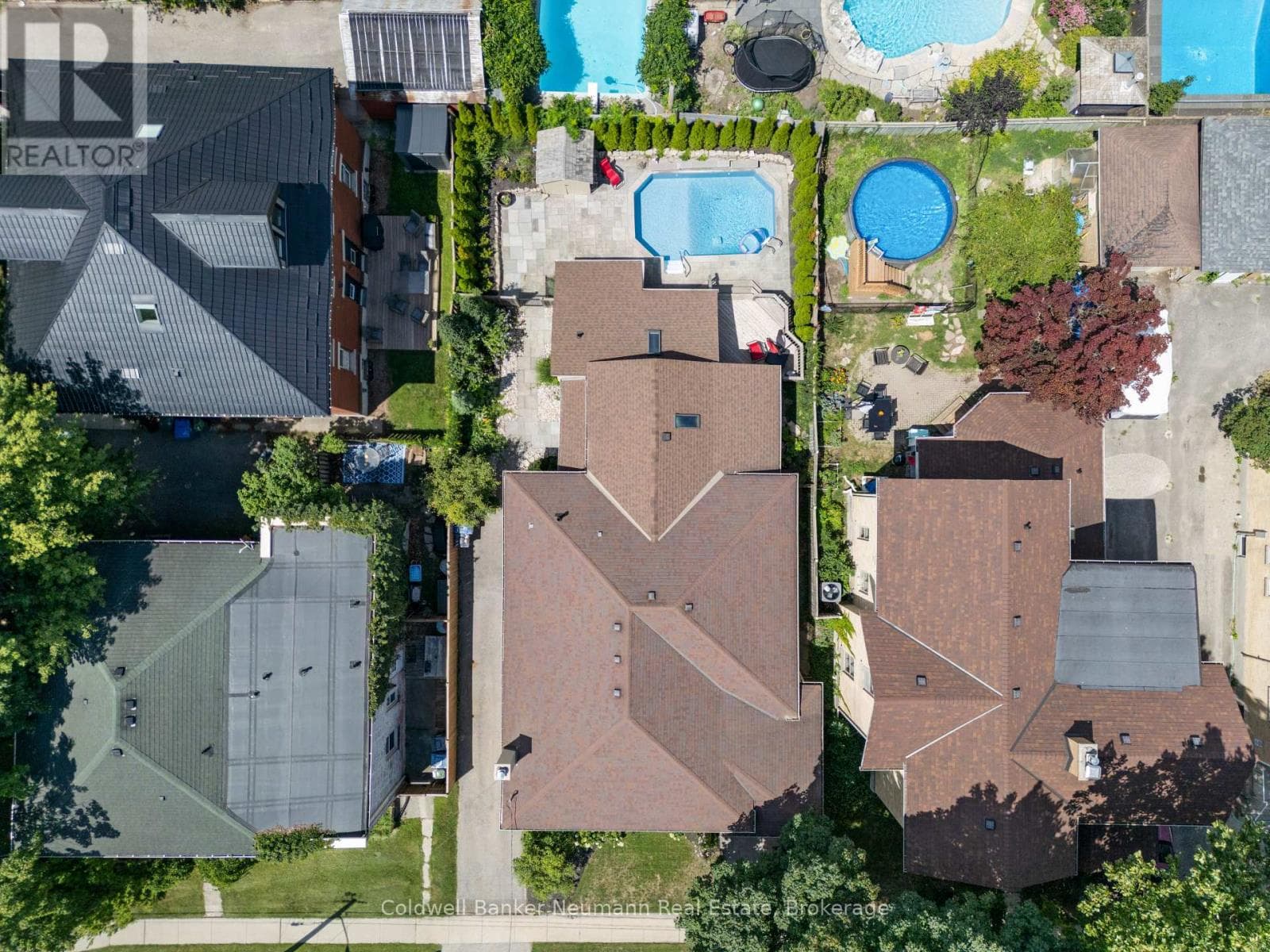 Single Family at 41 LIVERPOOL Street, Guelph (Downtown), Ontario - Photo 3 - RE/MAX Garden City Realty