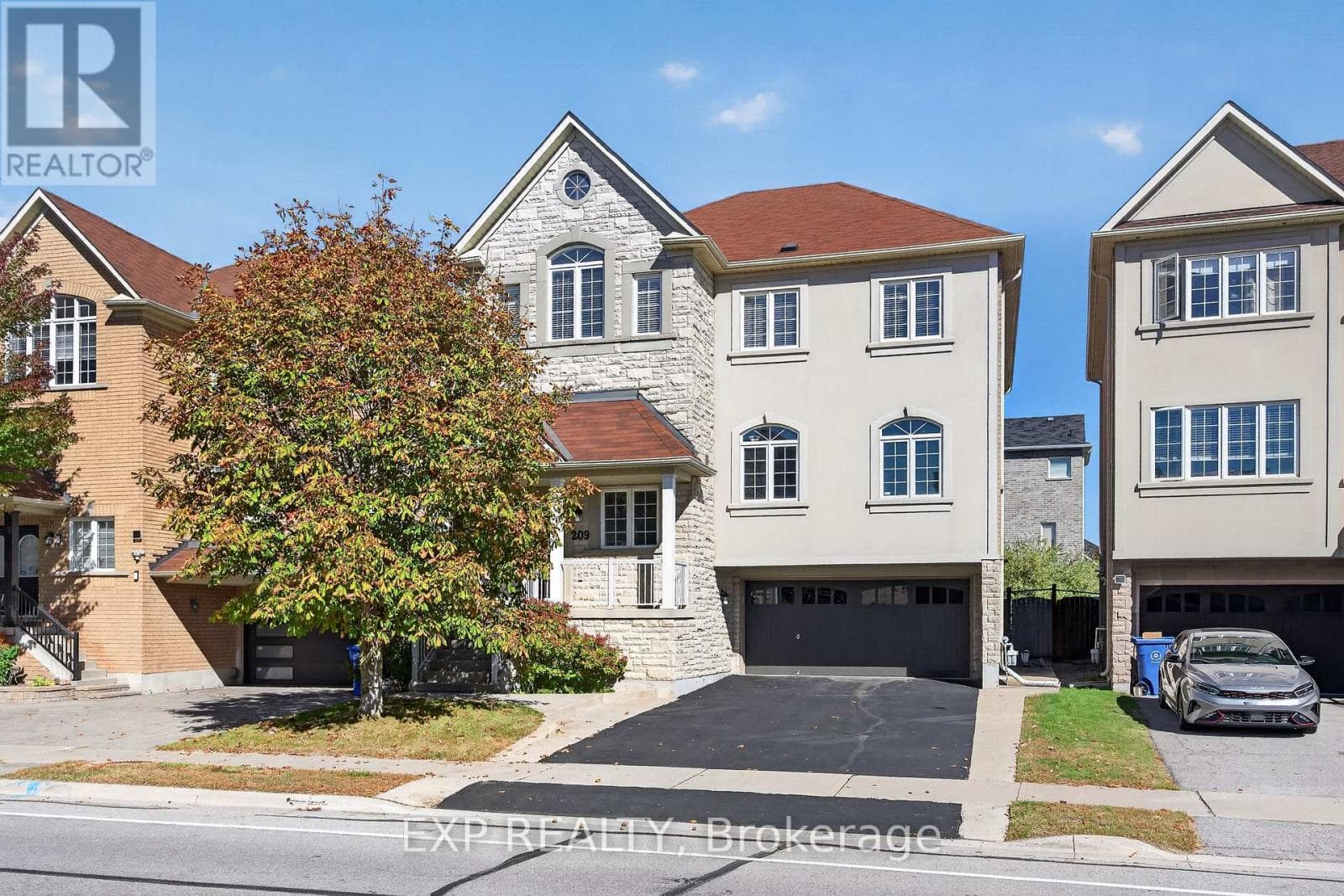 Single Family at 209 Woodspring Avenue, Newmarket (Woodland Hill), Ontario - Photo 2 - RE/MAX Garden City Realty