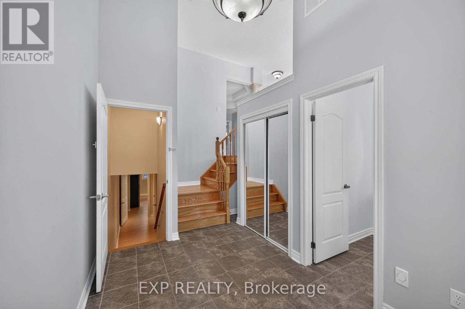Single Family at 209 Woodspring Avenue, Newmarket (Woodland Hill), Ontario - Photo 3 - RE/MAX Garden City Realty