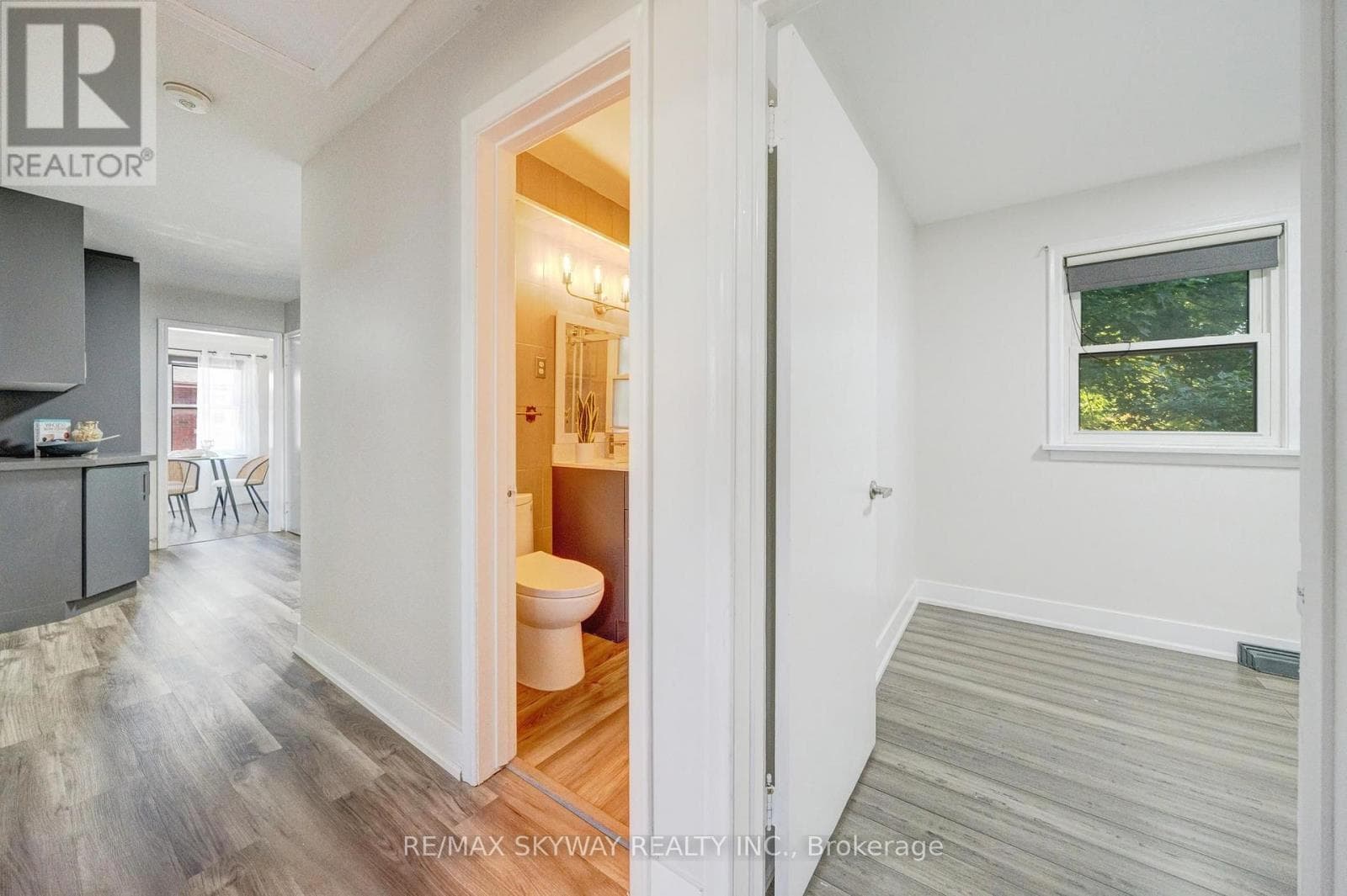 Single Family at 6604 Locus Avenue, Niagara Falls (Dorchester), Ontario - Photo 8 - RE/MAX Garden City Realty