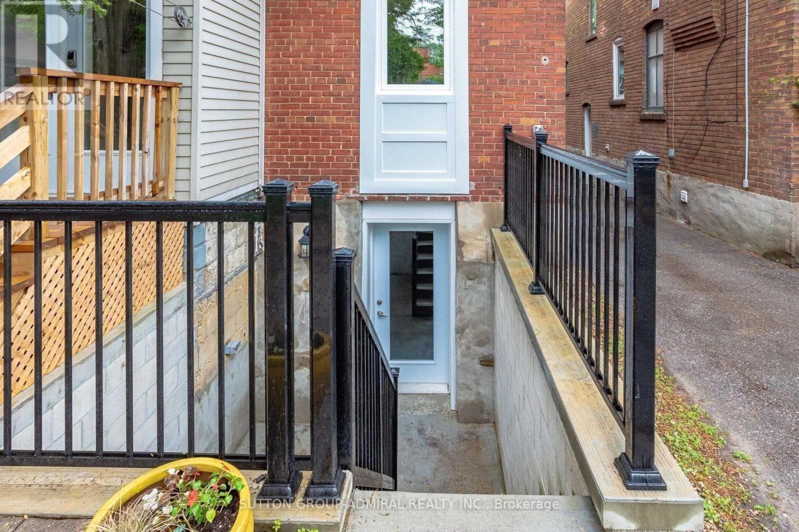 Single Family at Bsmnt- 278 Armadale Avenue, Toronto (Runnymede-Bloor West Village), Ontario - Photo 2 - RE/MAX Garden City Realty