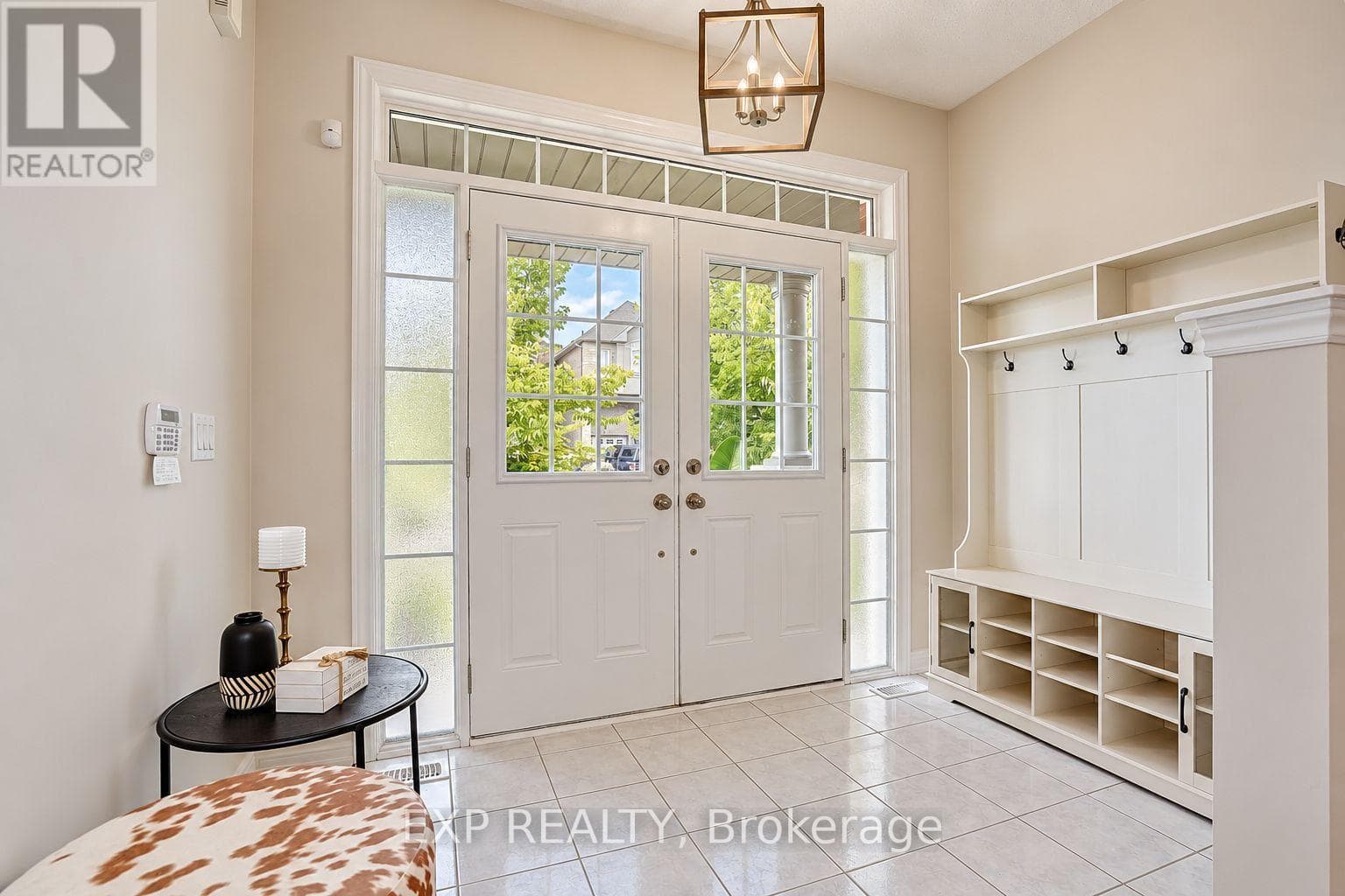 Single Family at 240 Aspenwood Drive, Newmarket (Woodland Hill), Ontario - Photo 3 - RE/MAX Garden City Realty