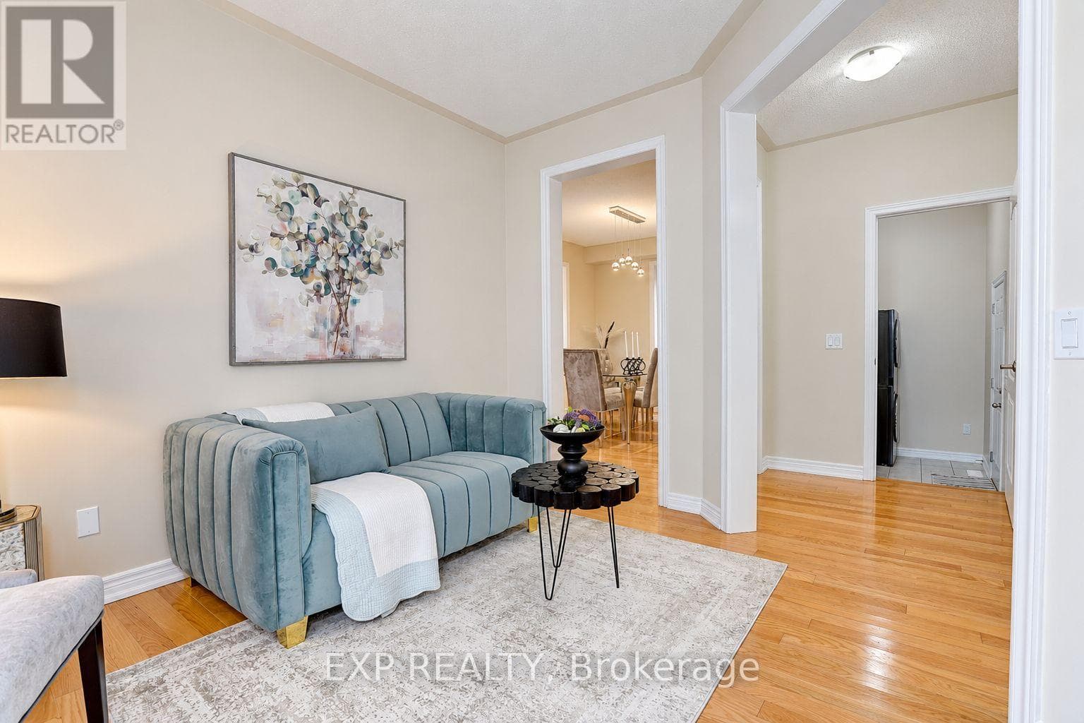 Single Family at 240 Aspenwood Drive, Newmarket (Woodland Hill), Ontario - Photo 6 - RE/MAX Garden City Realty