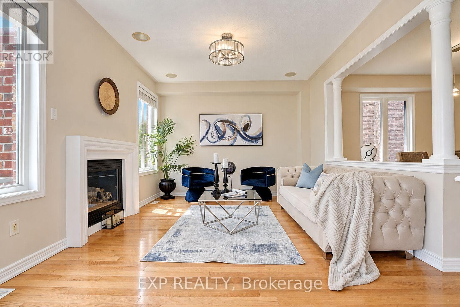 Single Family at 240 Aspenwood Drive, Newmarket (Woodland Hill), Ontario - Photo 7 - RE/MAX Garden City Realty