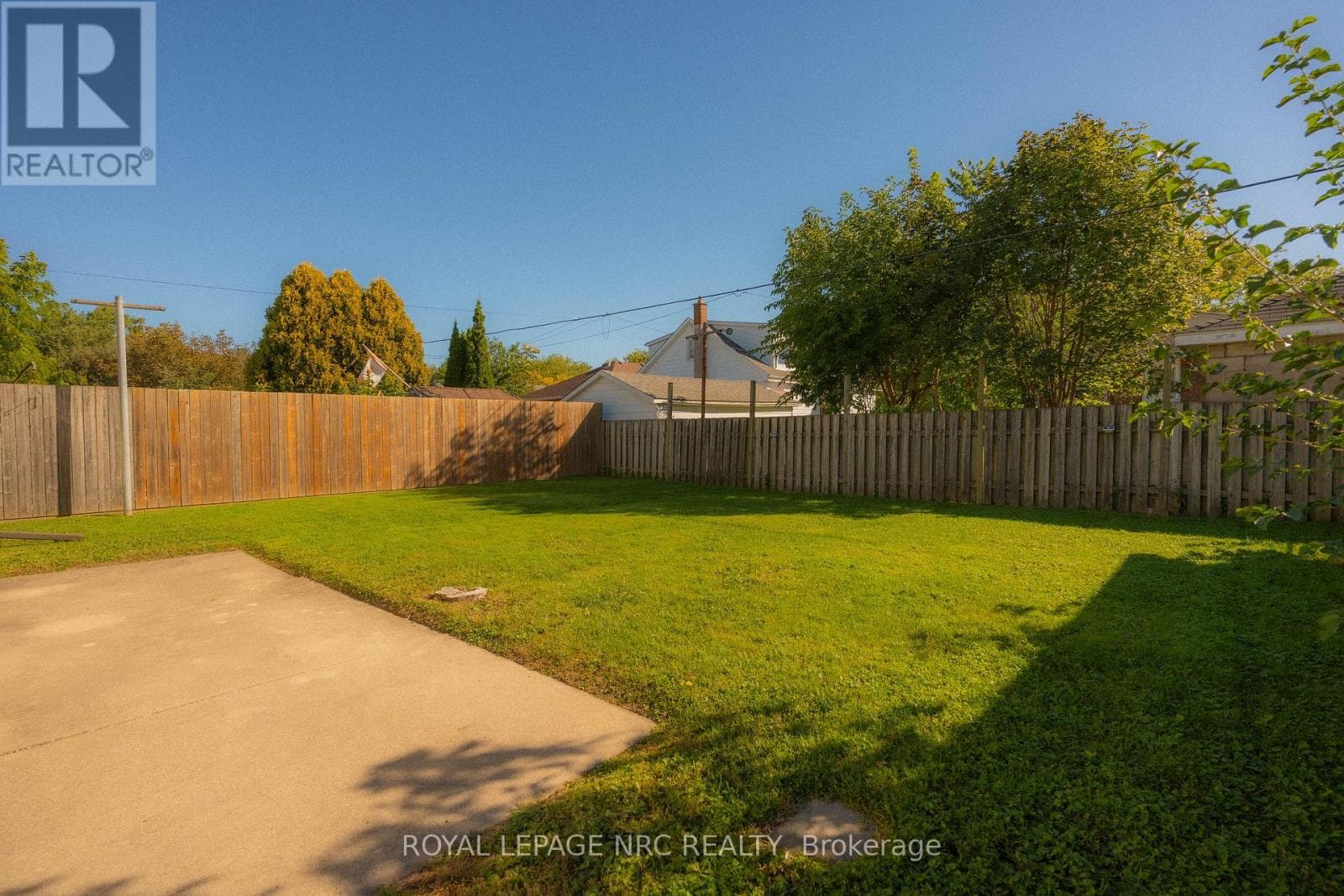 Single Family at 56 Lyons Avenue, Welland (Lincoln/Crowland), Ontario - Photo 5 - RE/MAX Garden City Realty