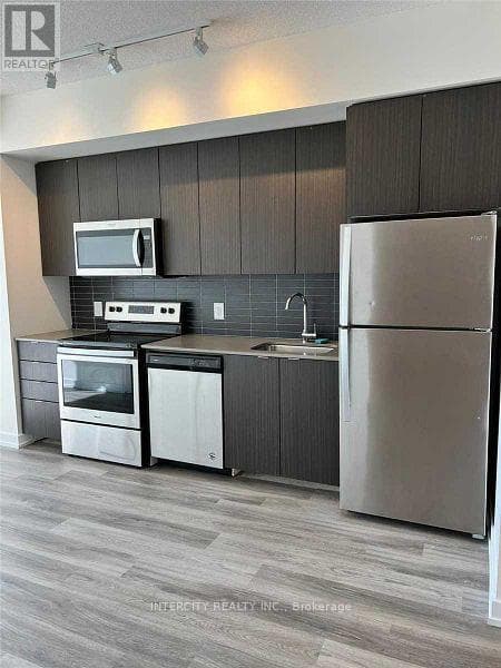 Single Family at 812- 3237 Bayview Avenue, Toronto (Bayview Woods-Steeles), Ontario - Photo 8 - RE/MAX Garden City Realty