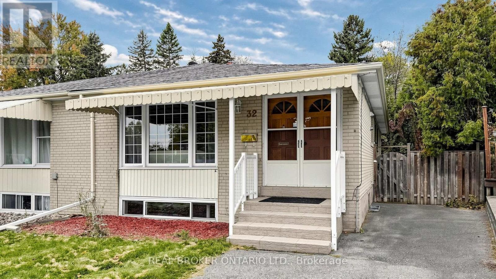 Single Family at 32 Cairnside Crescent, Toronto (Pleasant View), Ontario - Photo 2 - RE/MAX Garden City Realty