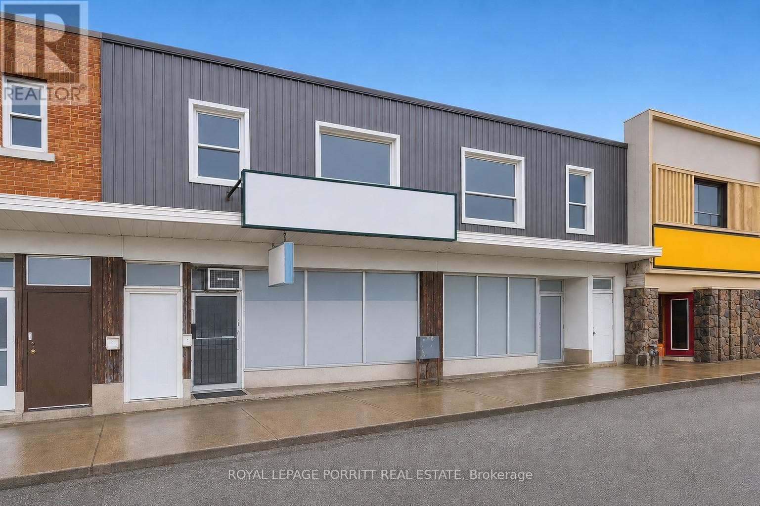 2633 Eglinton Avenue