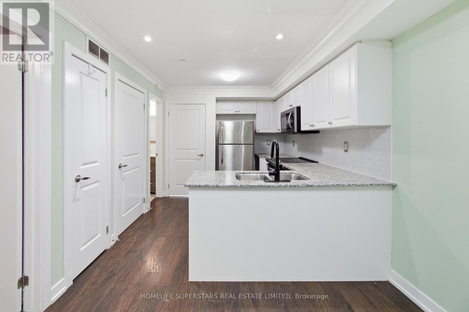 413- 8 Drummond Street
