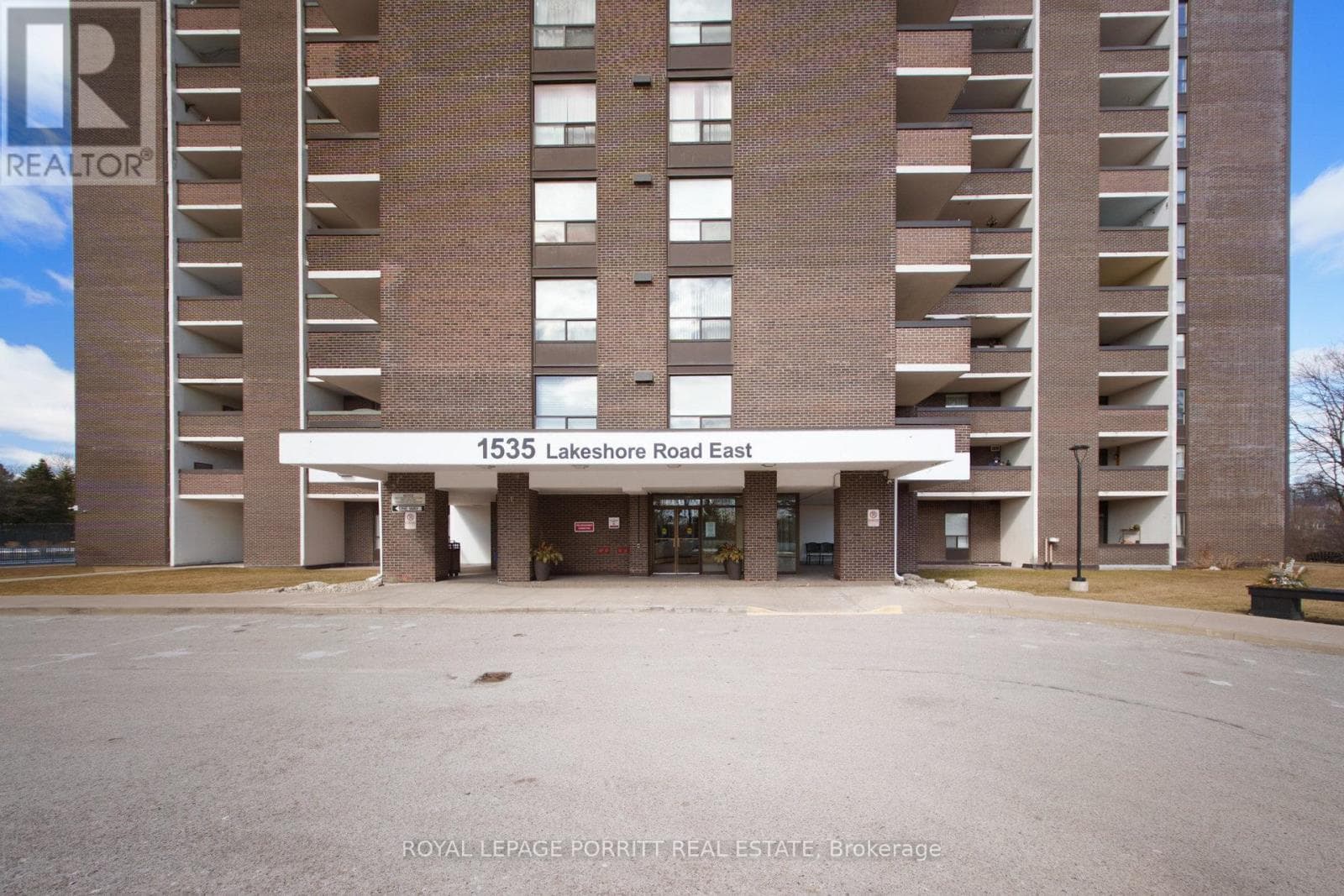 201- 1535 Lakeshore Road