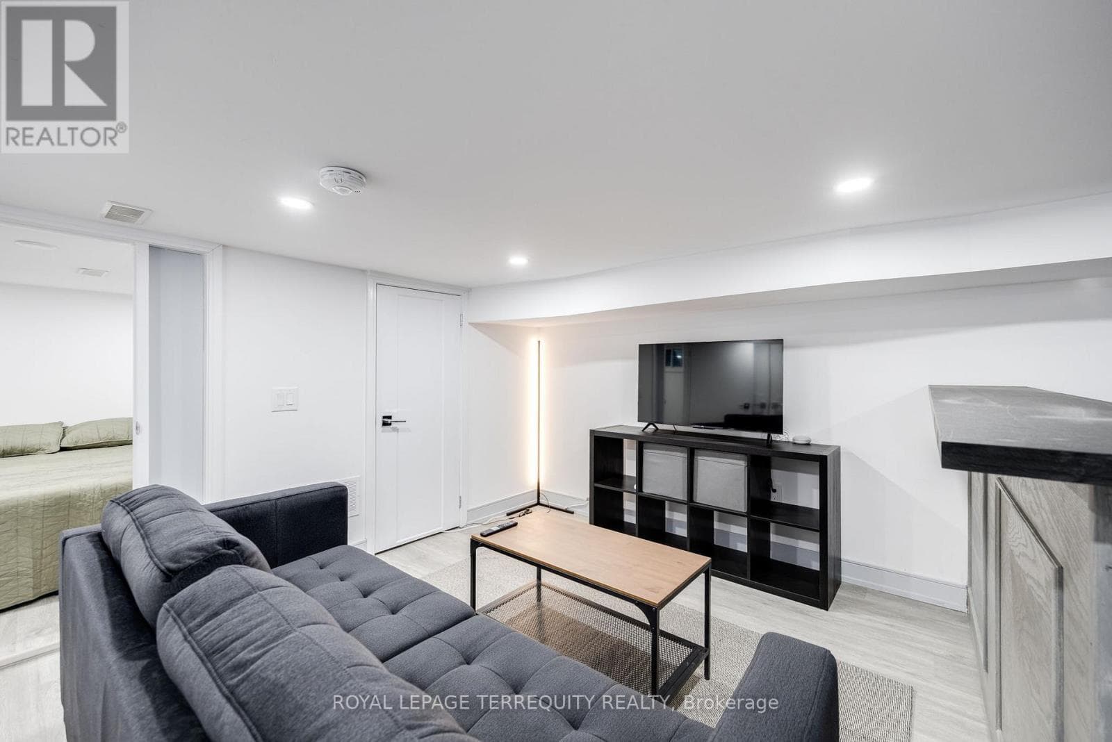 Single Family at Bsmt- 668 Indian Road, Toronto (High Park North), Ontario - Photo 10 - RE/MAX Garden City Realty
