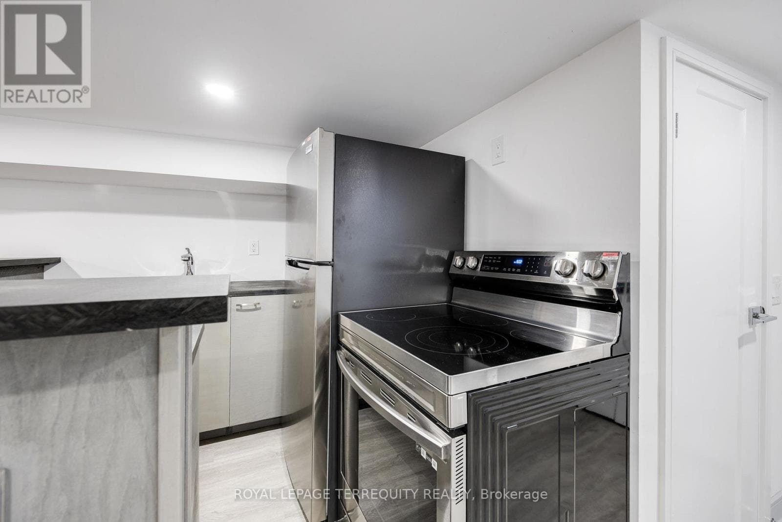 Single Family at Bsmt- 668 Indian Road, Toronto (High Park North), Ontario - Photo 7 - RE/MAX Garden City Realty