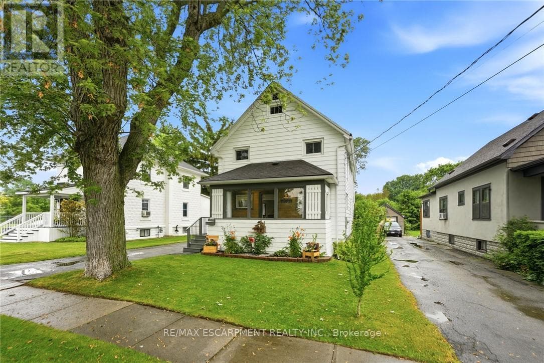 458 Davis Street