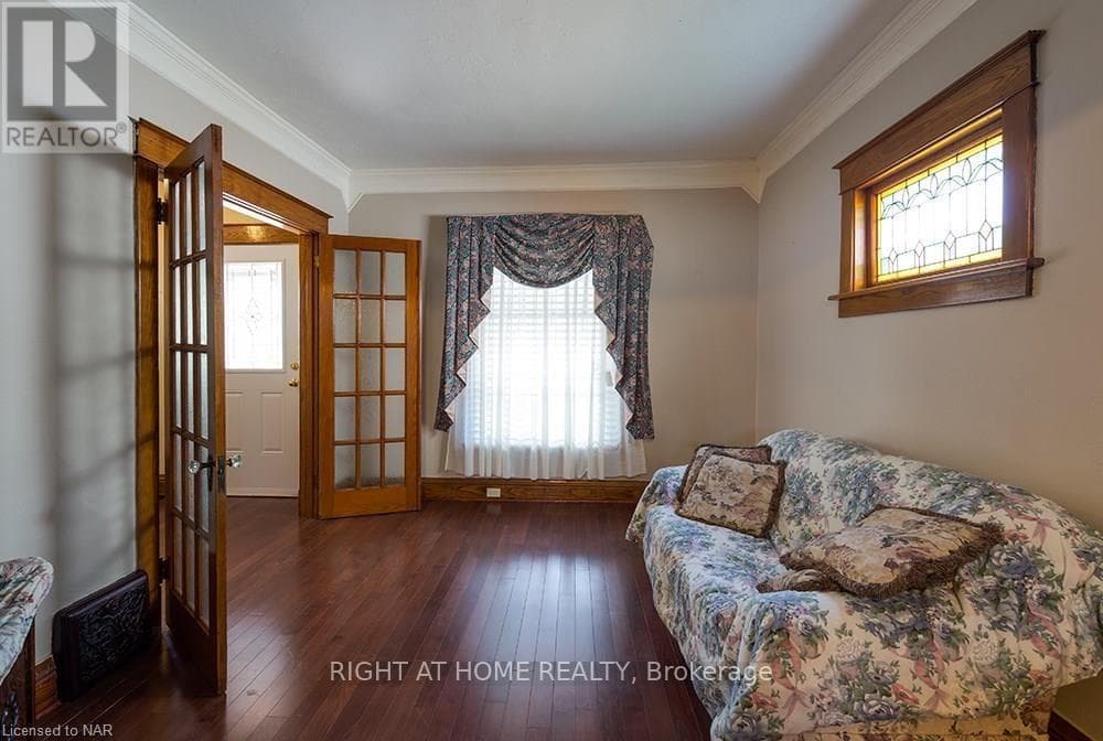 Single Family at 5266 Heywood Avenue, Niagara Falls (Cherrywood), Ontario - Photo 3 - RE/MAX Garden City Realty