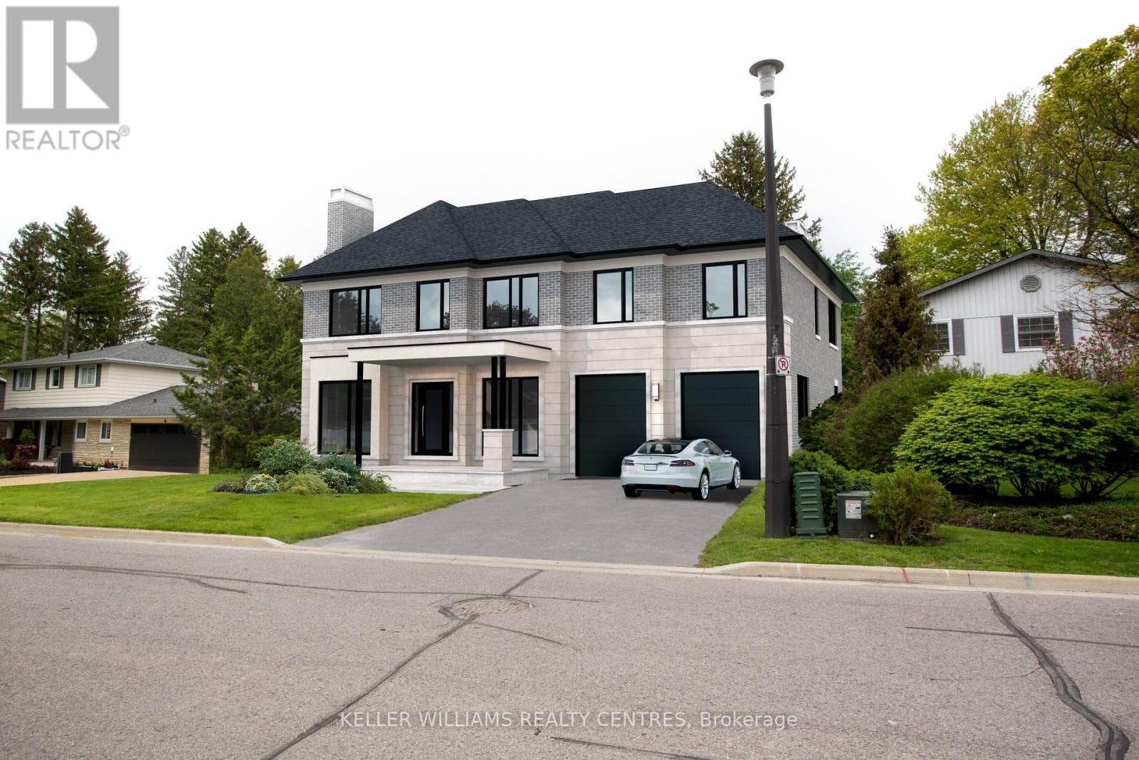 Single Family at 10 Hawthorne Lane, Aurora (Aurora Village), Ontario - Photo 2 - RE/MAX Garden City Realty