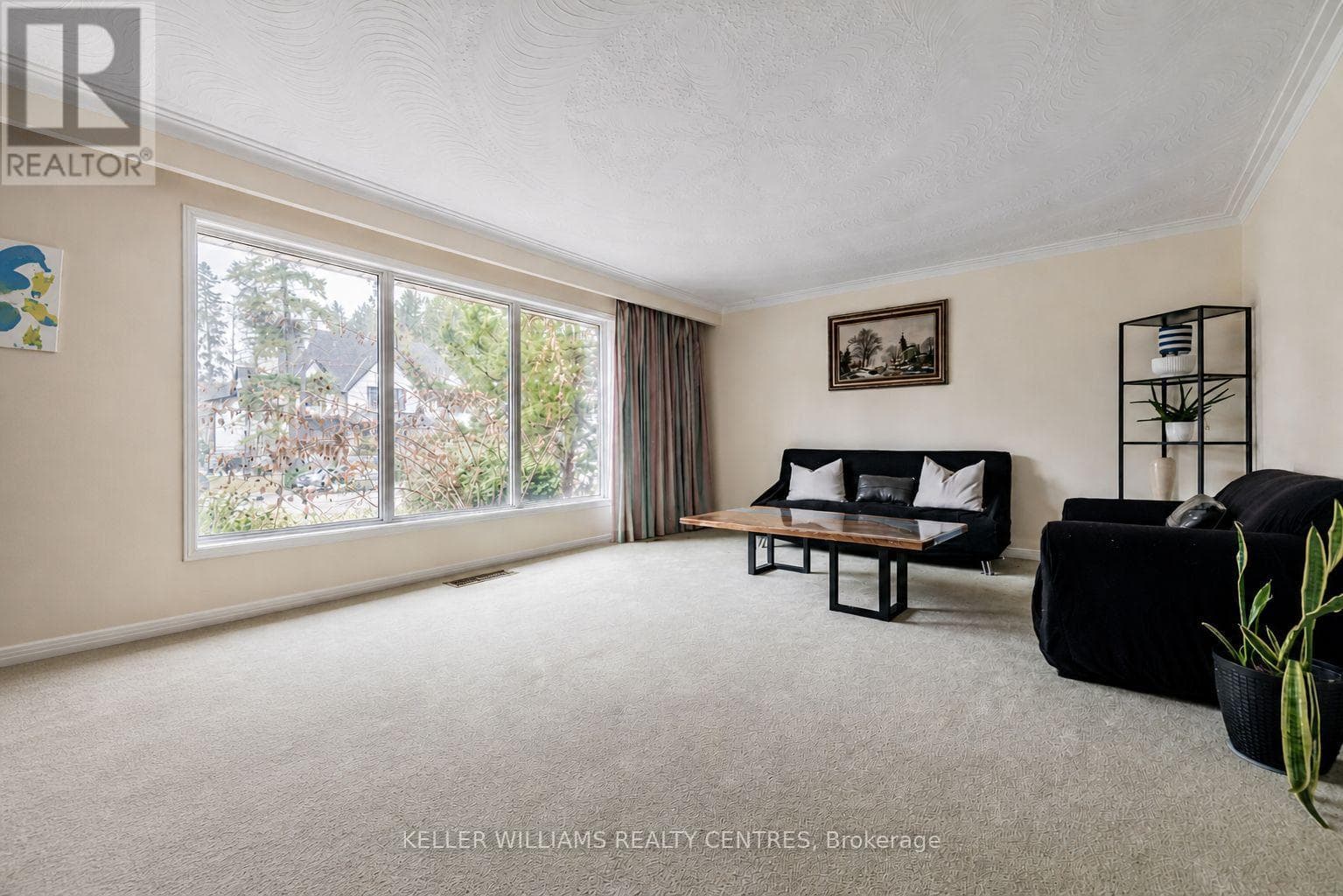 Single Family at 10 Hawthorne Lane, Aurora (Aurora Village), Ontario - Photo 10 - RE/MAX Garden City Realty