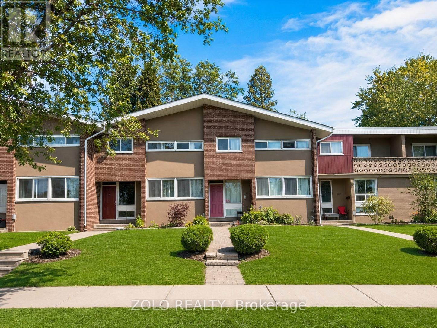 16- 3250 The Credit Woodlands