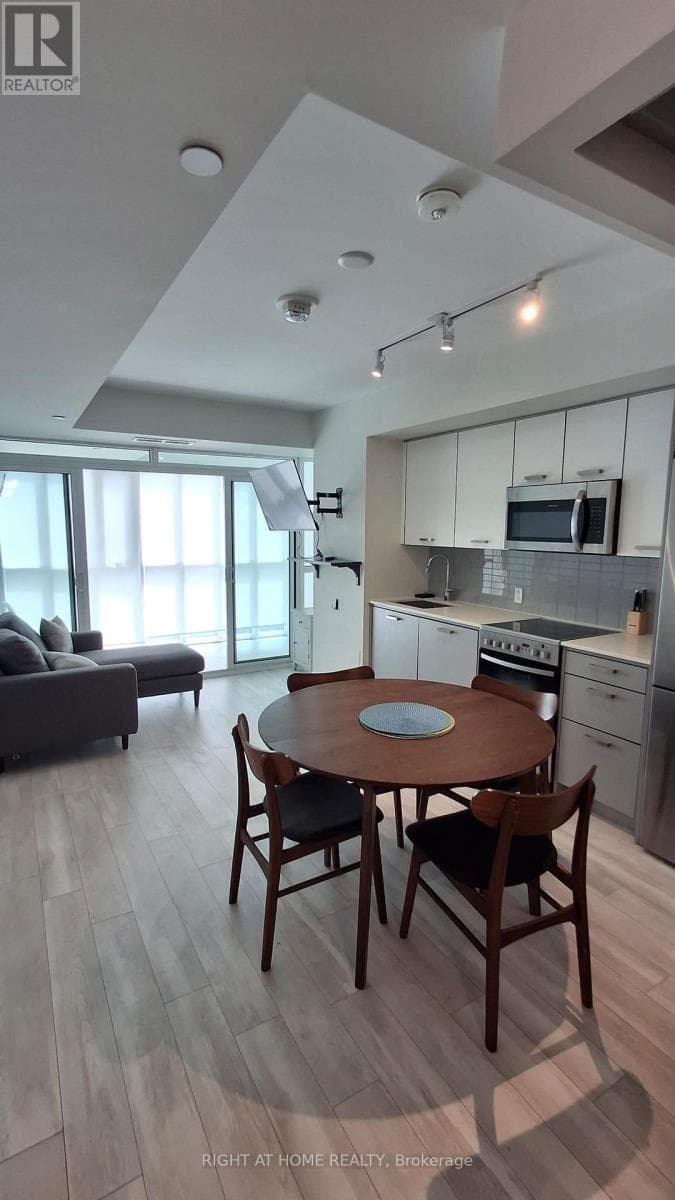 211- 1630 Queen Street
