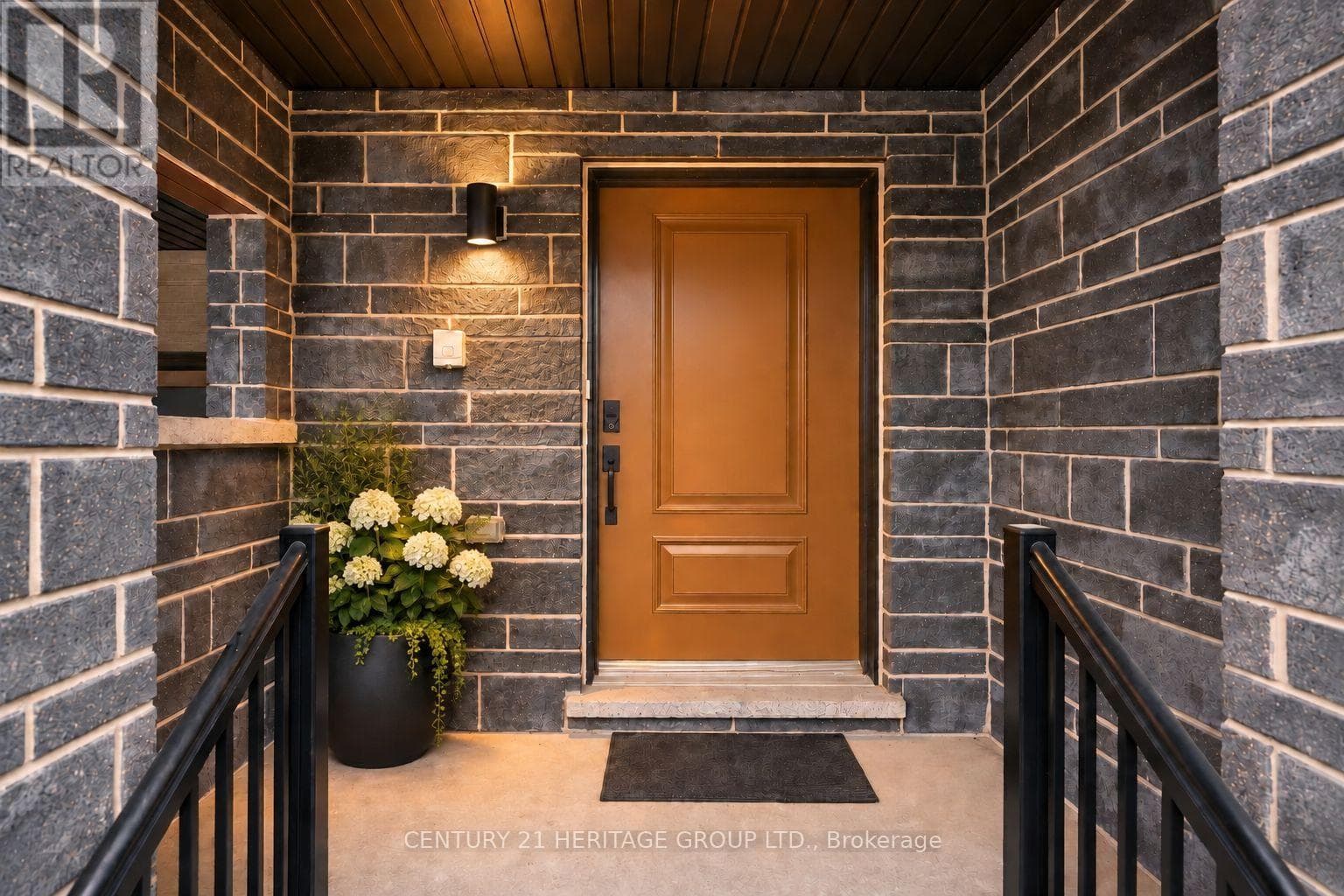 Single Family at 55 Delano Way, Newmarket (Woodland Hill), Ontario - Photo 3 - RE/MAX Garden City Realty