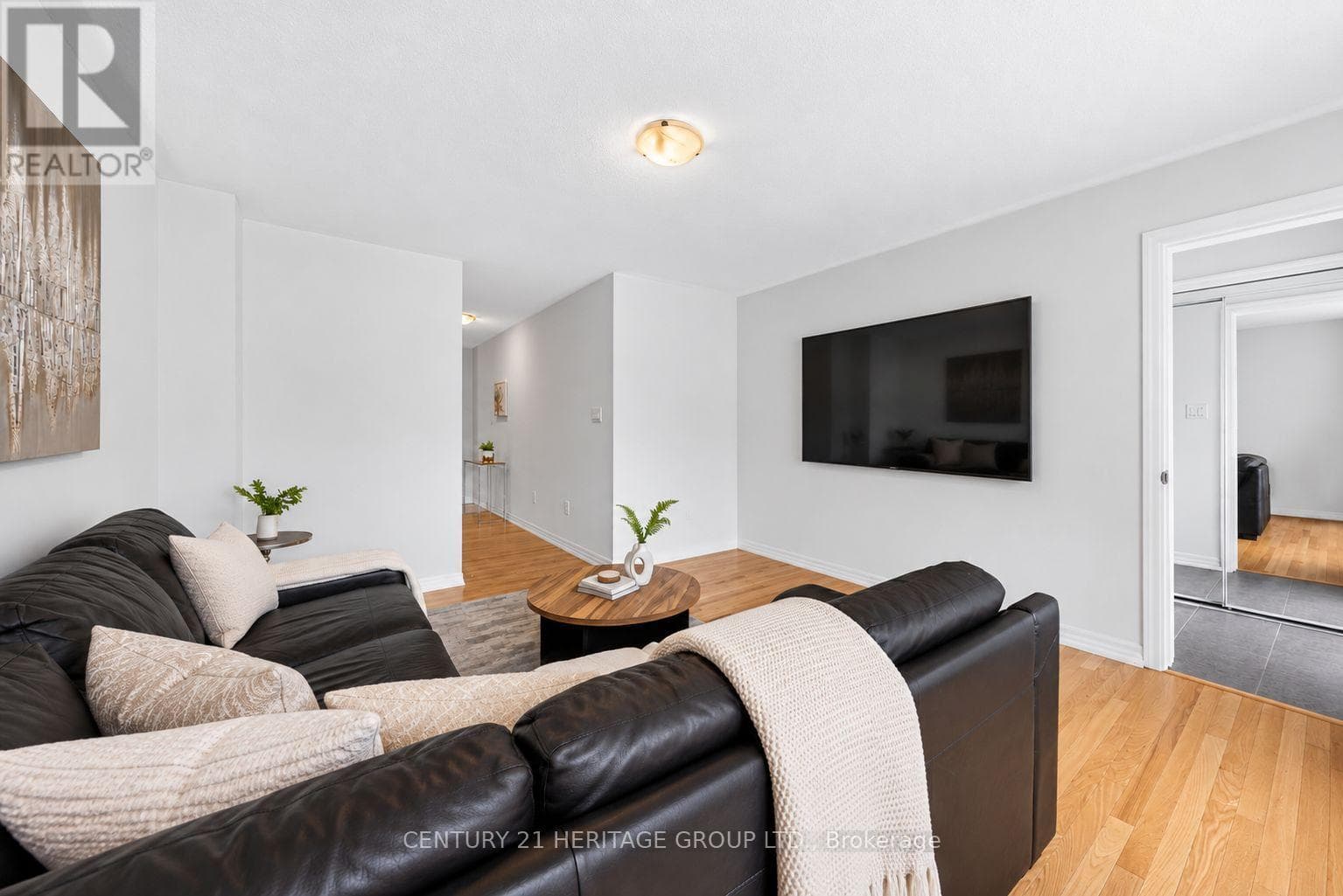 Single Family at 55 Delano Way, Newmarket (Woodland Hill), Ontario - Photo 6 - RE/MAX Garden City Realty