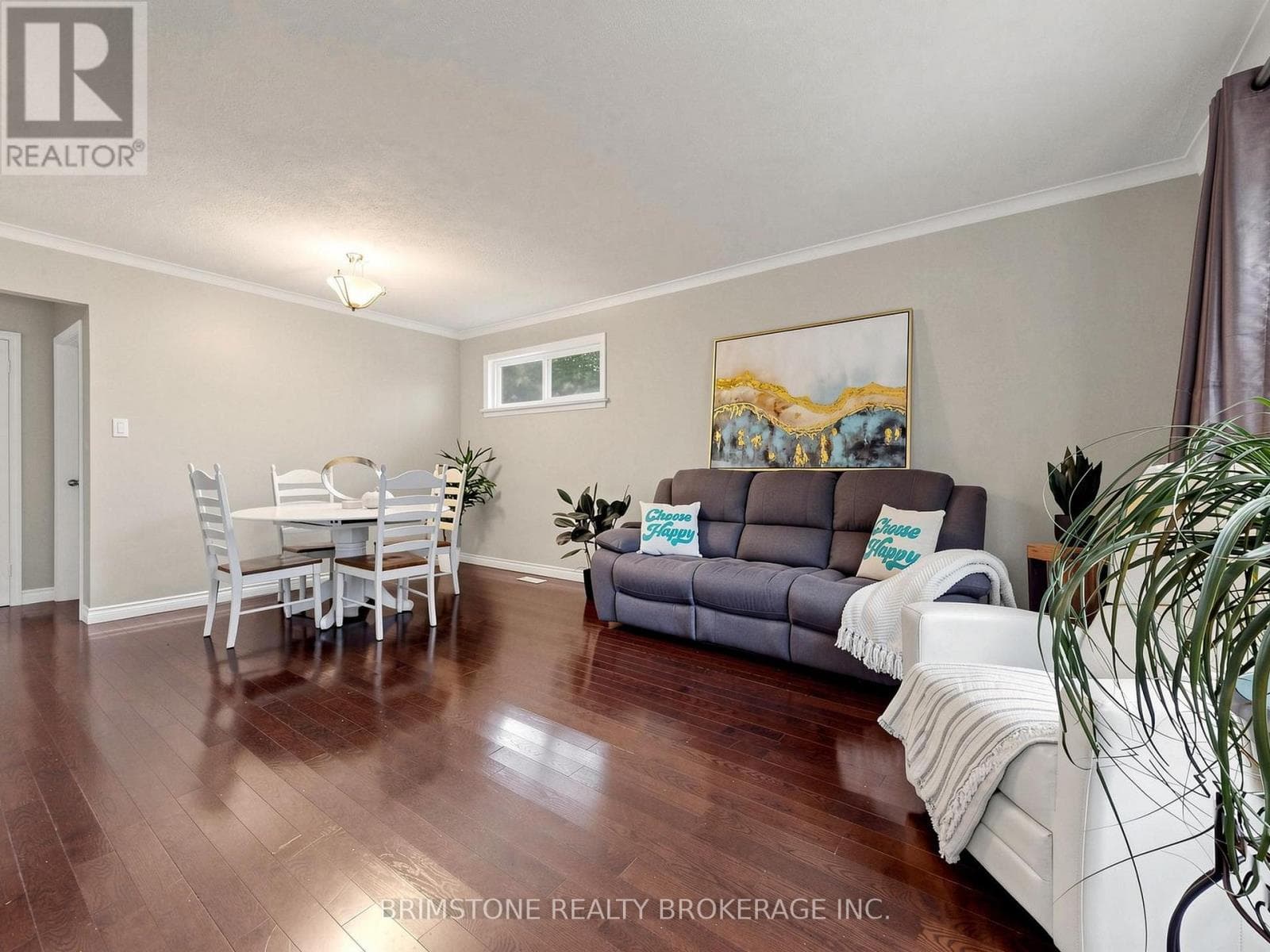 Single Family at 93 Bayview Parkway, Newmarket (Huron Heights-Leslie Valley), Ontario - Photo 4 - RE/MAX Garden City Realty