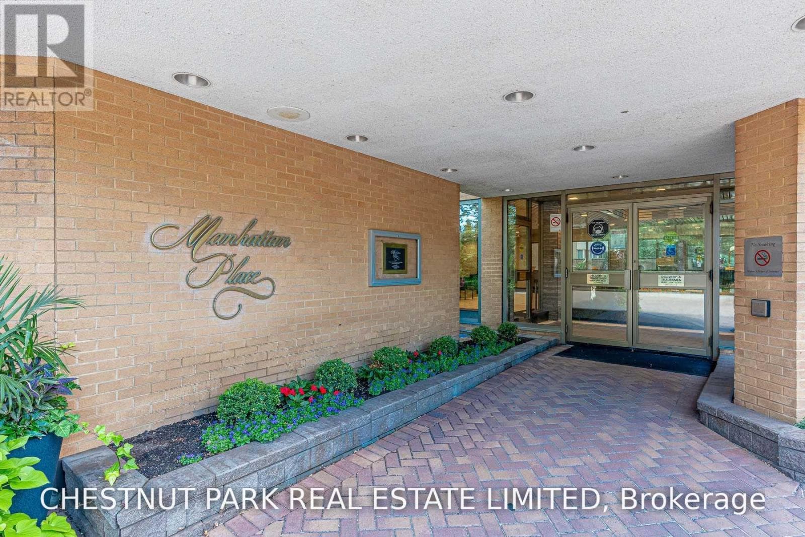 Single Family at 1506- 131 Beecroft Road, Toronto (Lansing-Westgate), Ontario - Photo 3 - RE/MAX Garden City Realty