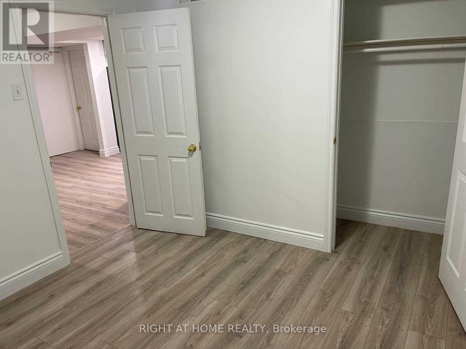 Single Family at 727 Down Crescent, Oshawa (Donevan), Ontario - Photo 9 - RE/MAX Garden City Realty