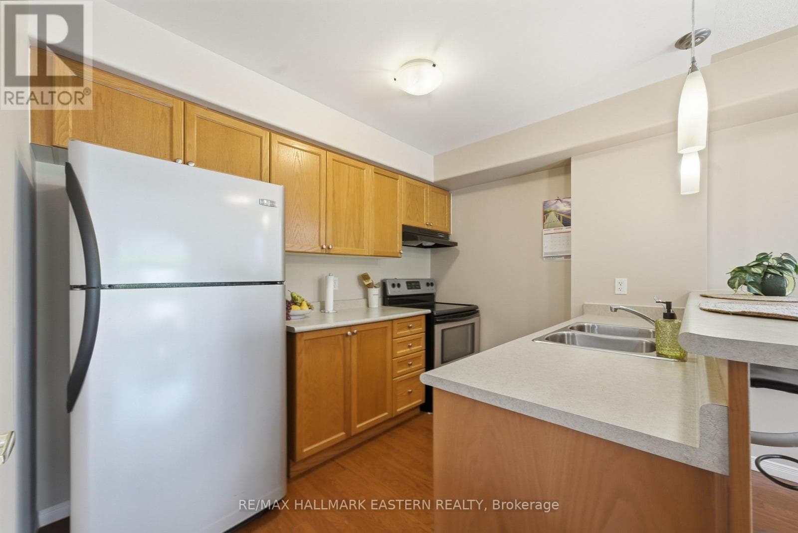 Single Family at 101- 300 Spillsbury Drive, Peterborough (Otonabee Ward 1), Ontario - Photo 10 - RE/MAX Garden City Realty