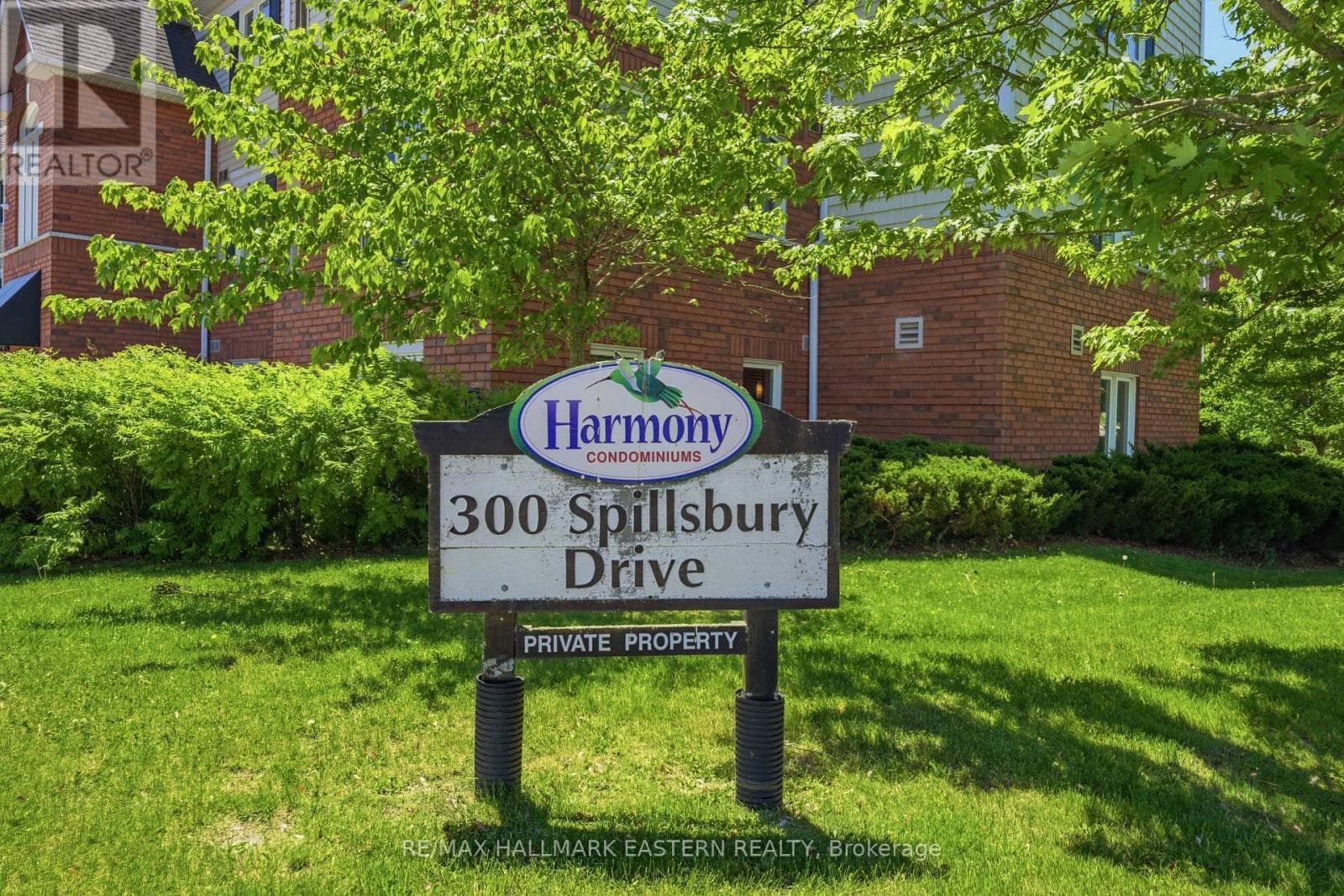 Single Family at 101- 300 Spillsbury Drive, Peterborough (Otonabee Ward 1), Ontario - Photo 4 - RE/MAX Garden City Realty