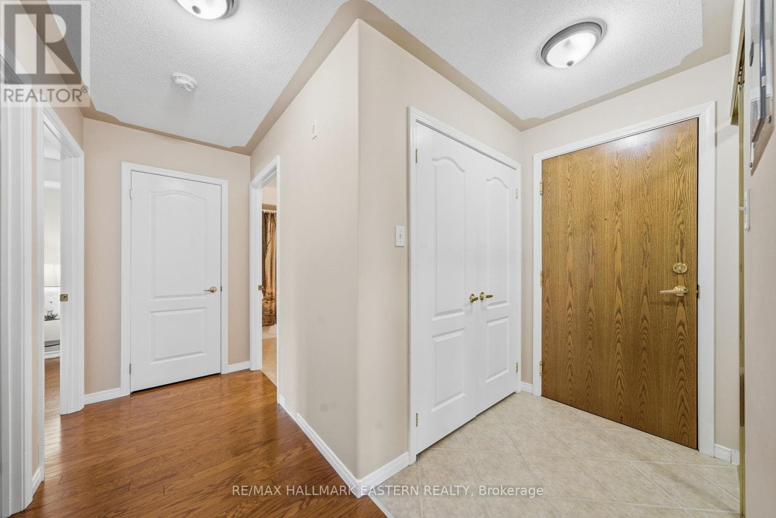 Single Family at 101- 300 Spillsbury Drive, Peterborough (Otonabee Ward 1), Ontario - Photo 5 - RE/MAX Garden City Realty