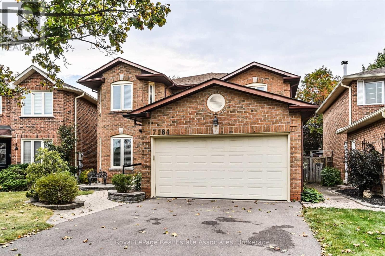 Single Family at 7164 Danton Promenade, Mississauga (Meadowvale), Ontario - Photo 3 - RE/MAX Garden City Realty