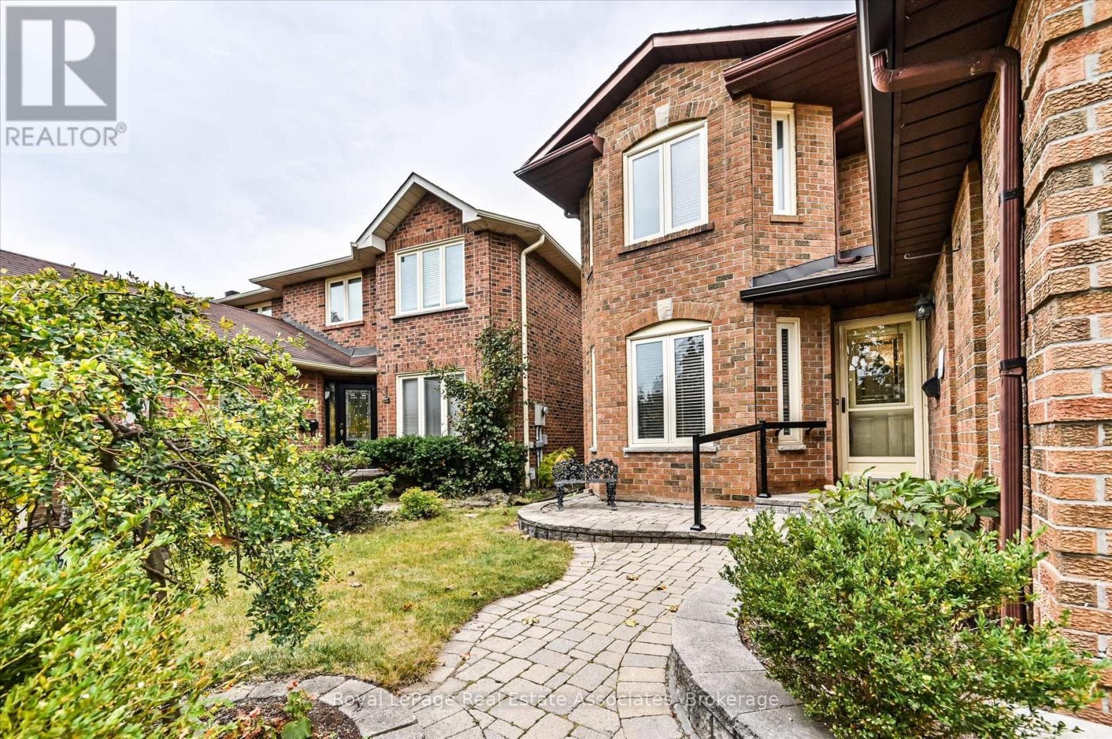 Single Family at 7164 Danton Promenade, Mississauga (Meadowvale), Ontario - Photo 4 - RE/MAX Garden City Realty