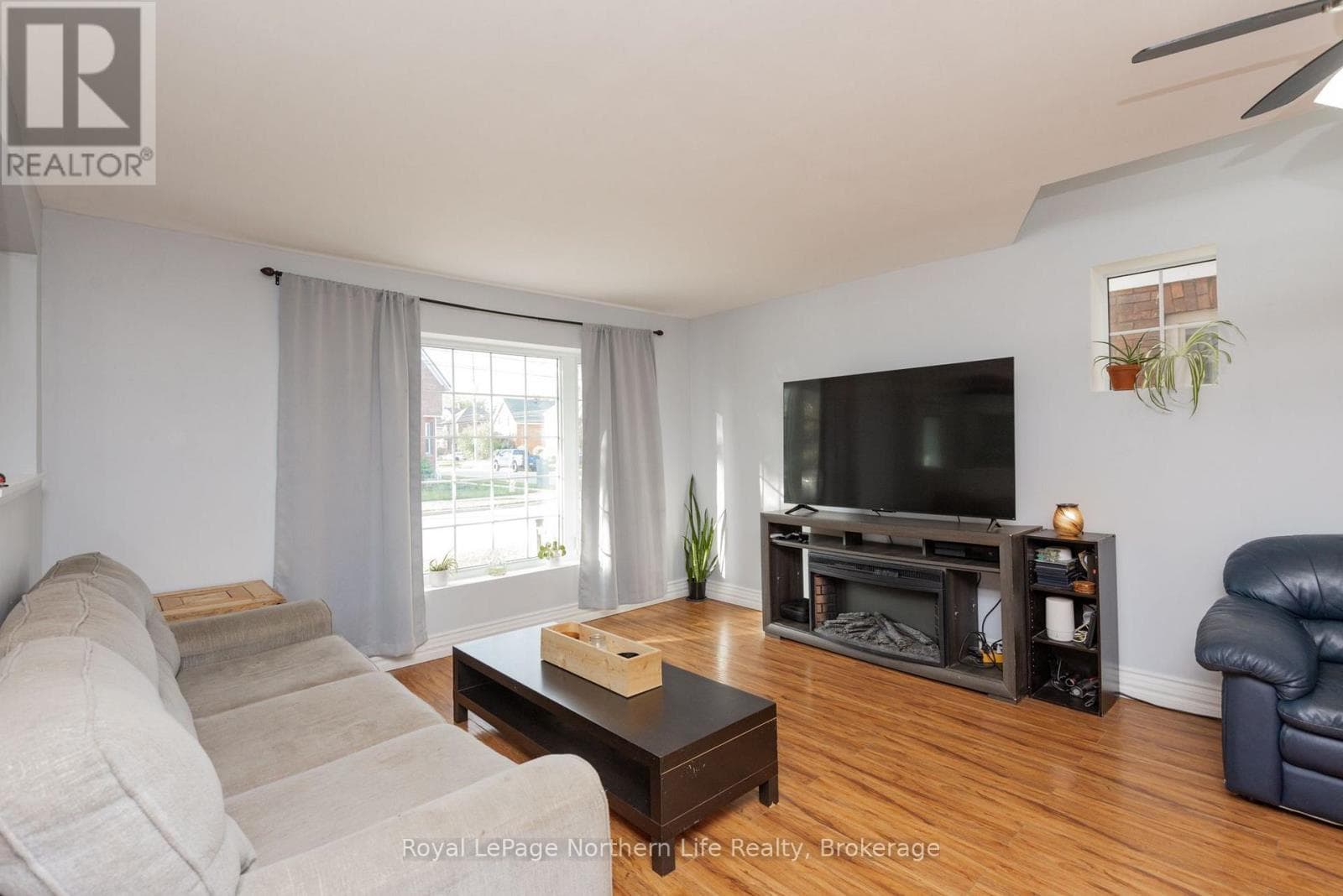Single Family at 583 Wyld Street, North Bay (Central), Ontario - Photo 3 - RE/MAX Garden City Realty