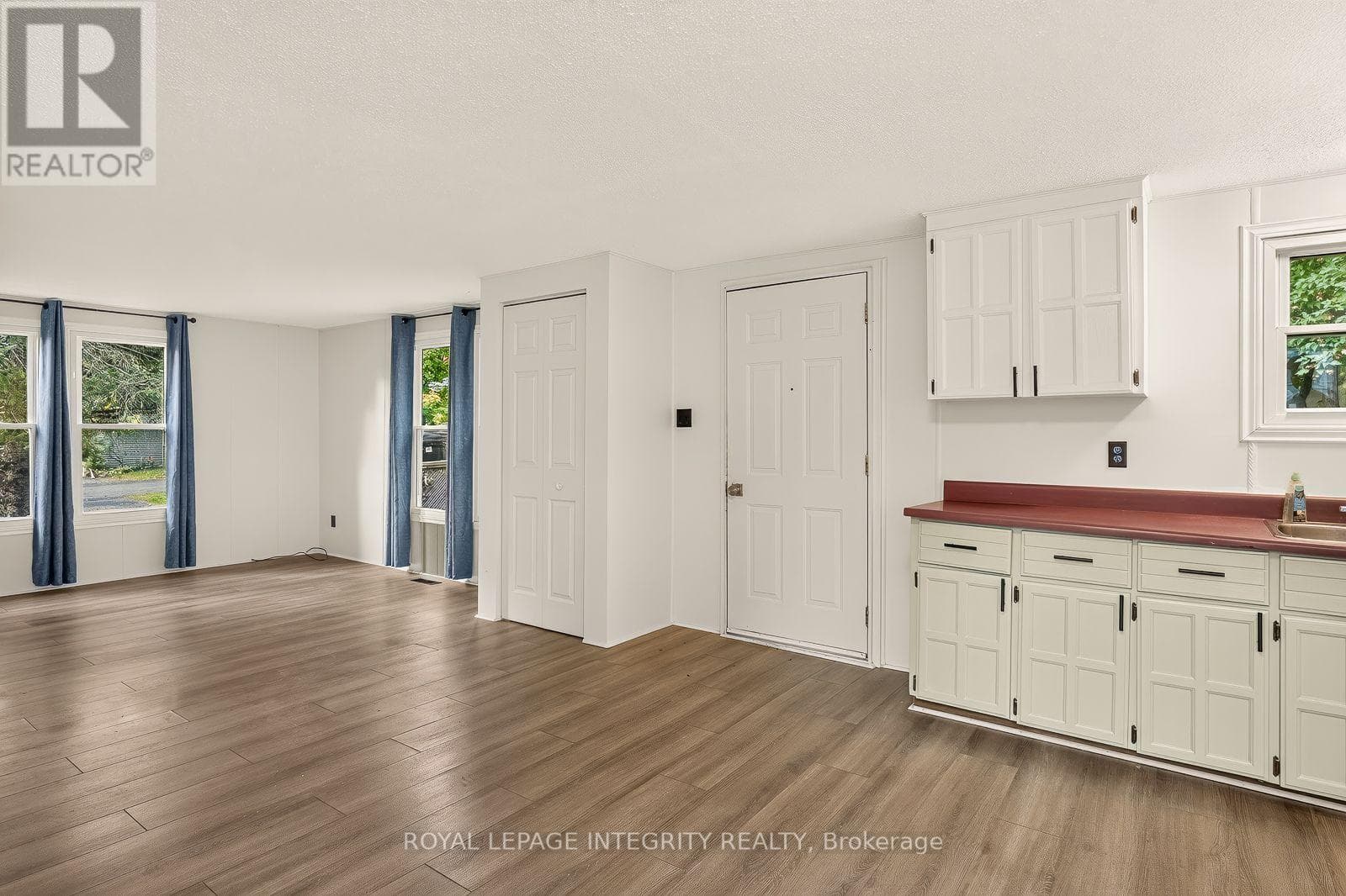 Single Family at 32- 7481 Mitch Owens Road, Ottawa, Ontario - Photo 10 - RE/MAX Garden City Realty