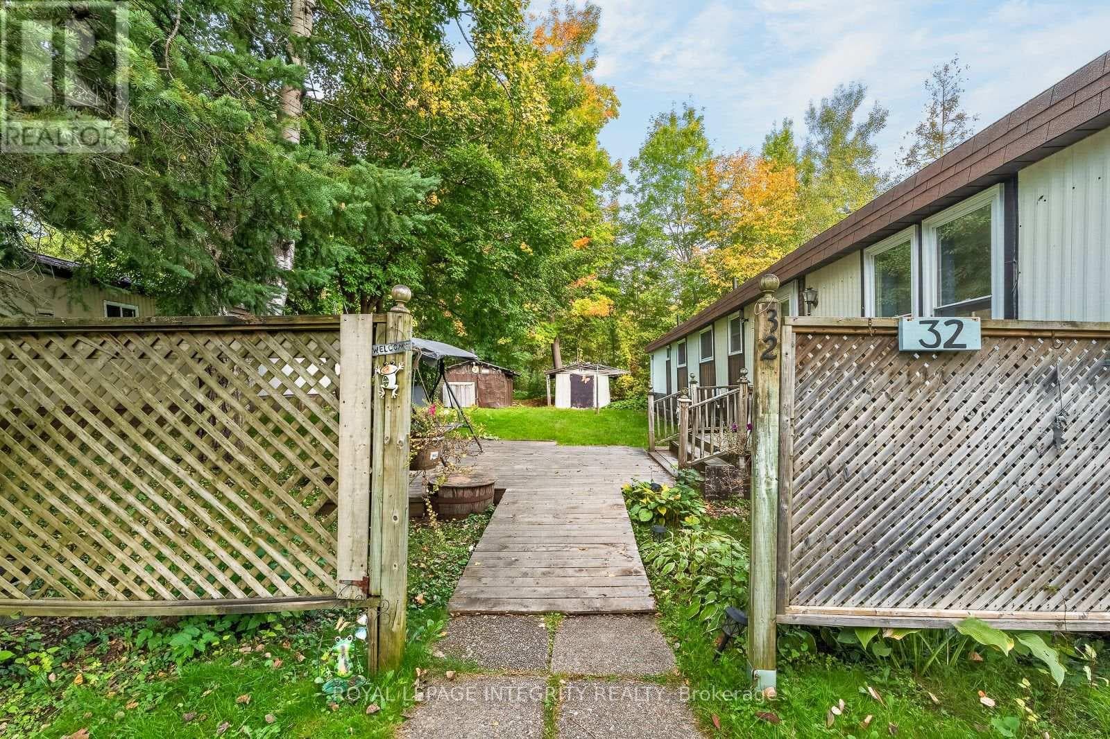 Single Family at 32- 7481 Mitch Owens Road, Ottawa, Ontario - Photo 4 - RE/MAX Garden City Realty