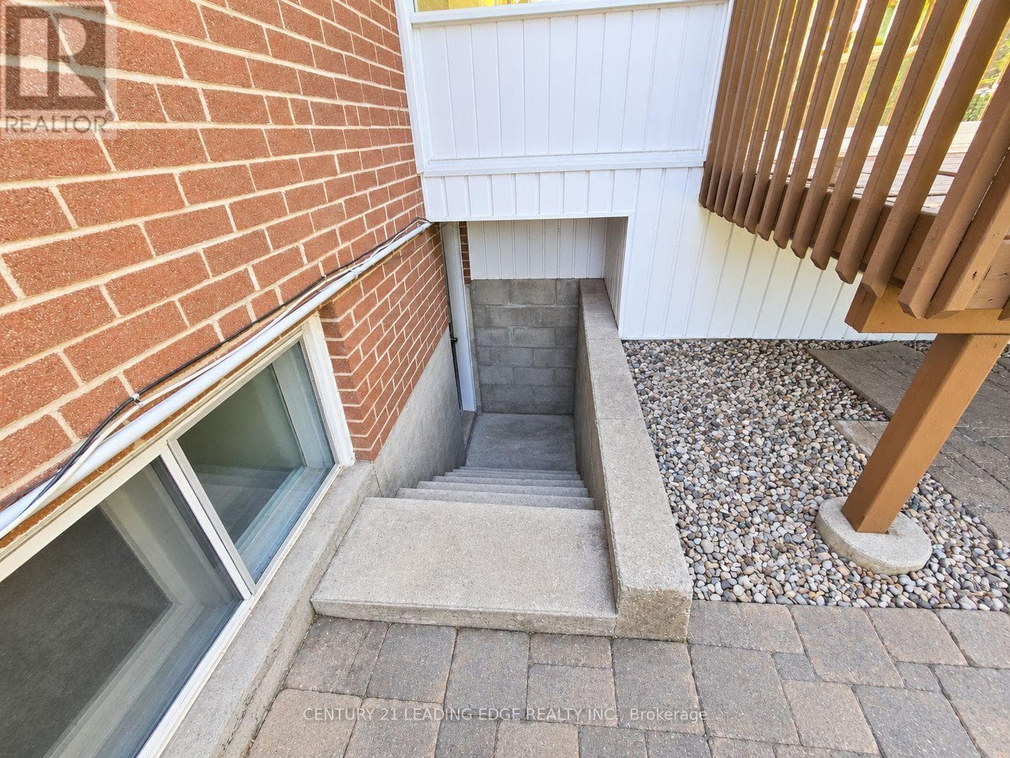 Single Family at 39 Sumner Heights Drive, Toronto (Bayview Village), Ontario - Photo 3 - RE/MAX Garden City Realty
