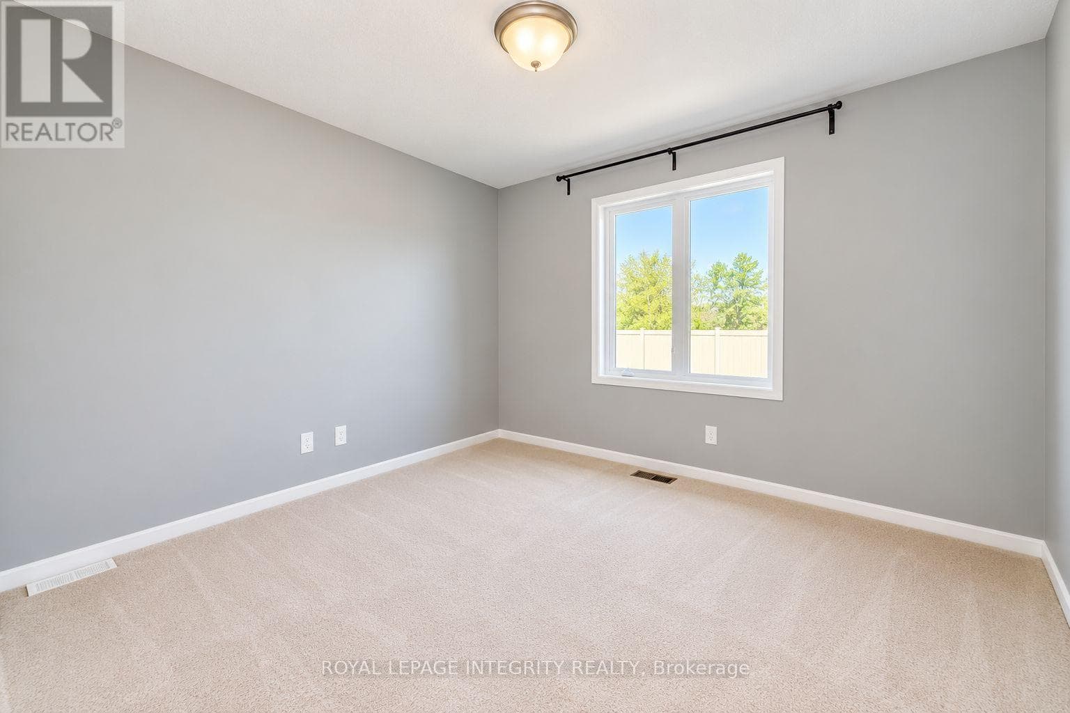 Single Family at 133 SHADY GROVE Street, Ottawa, Ontario - Photo 10 - RE/MAX Garden City Realty