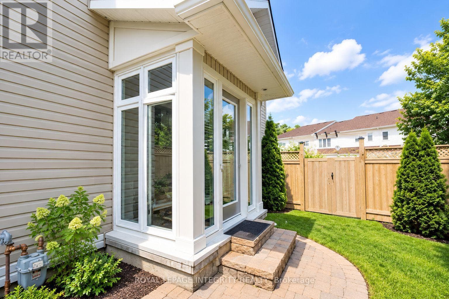 Single Family at 133 SHADY GROVE Street, Ottawa, Ontario - Photo 2 - RE/MAX Garden City Realty