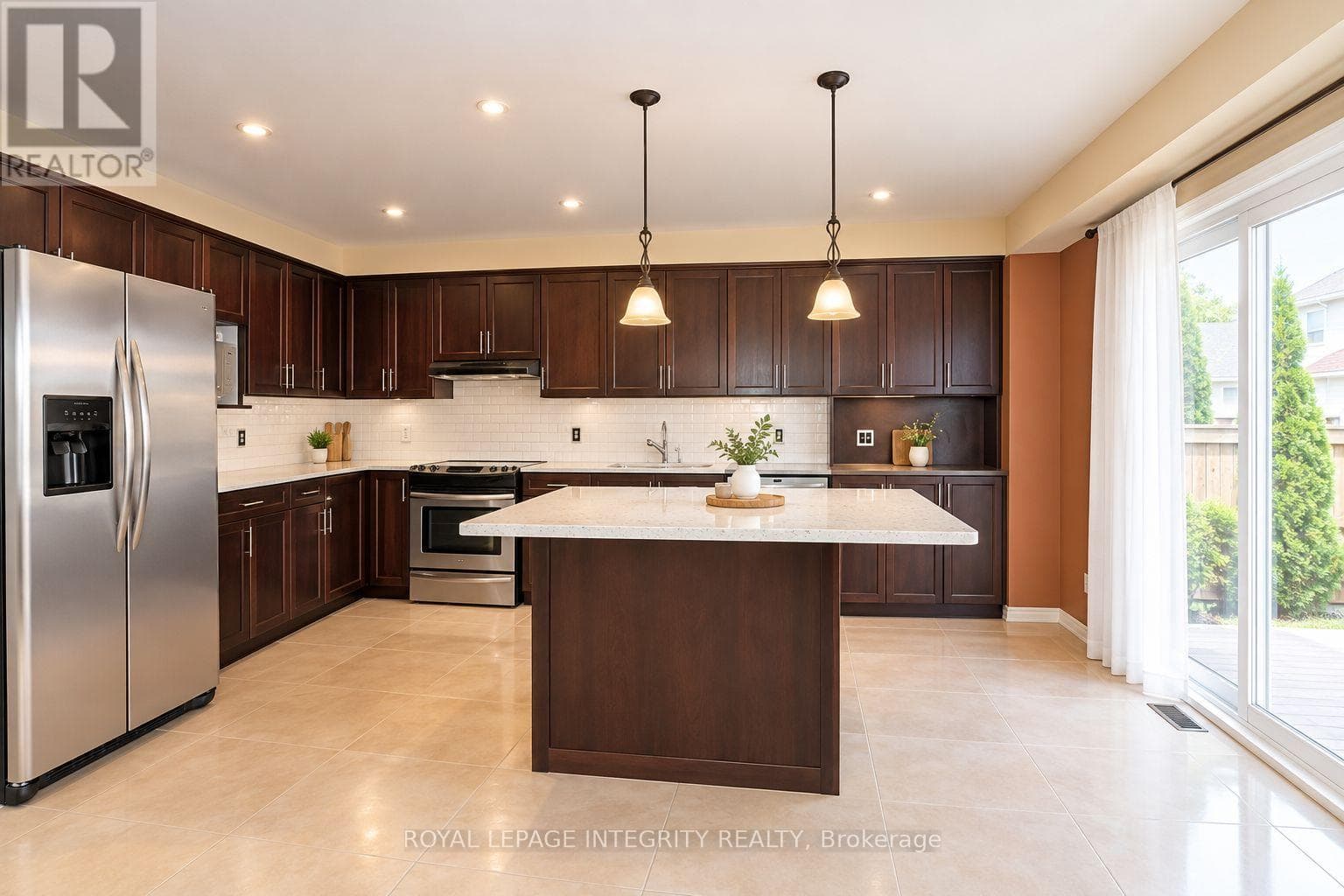 Single Family at 133 SHADY GROVE Street, Ottawa, Ontario - Photo 5 - RE/MAX Garden City Realty