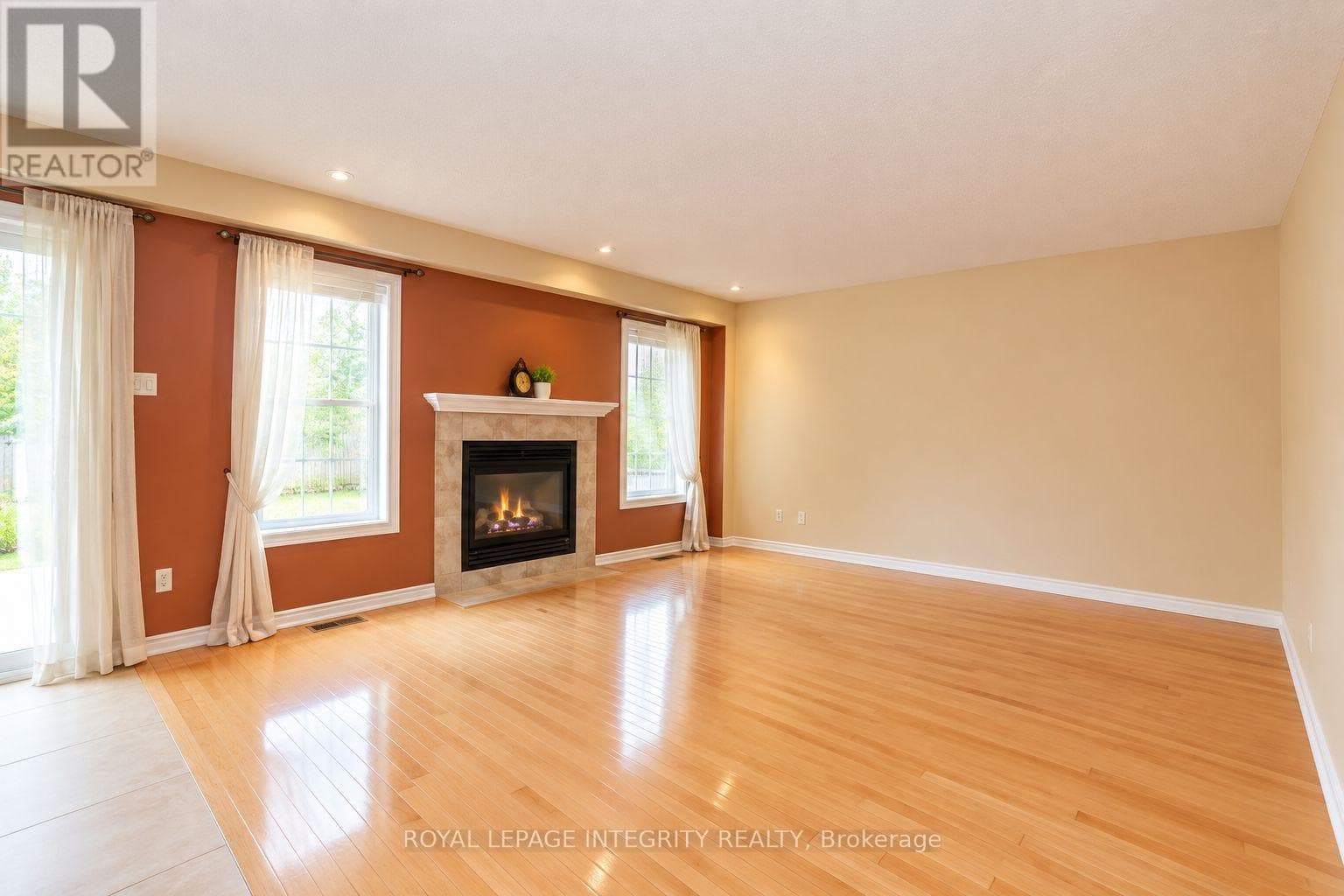 Single Family at 133 SHADY GROVE Street, Ottawa, Ontario - Photo 6 - RE/MAX Garden City Realty