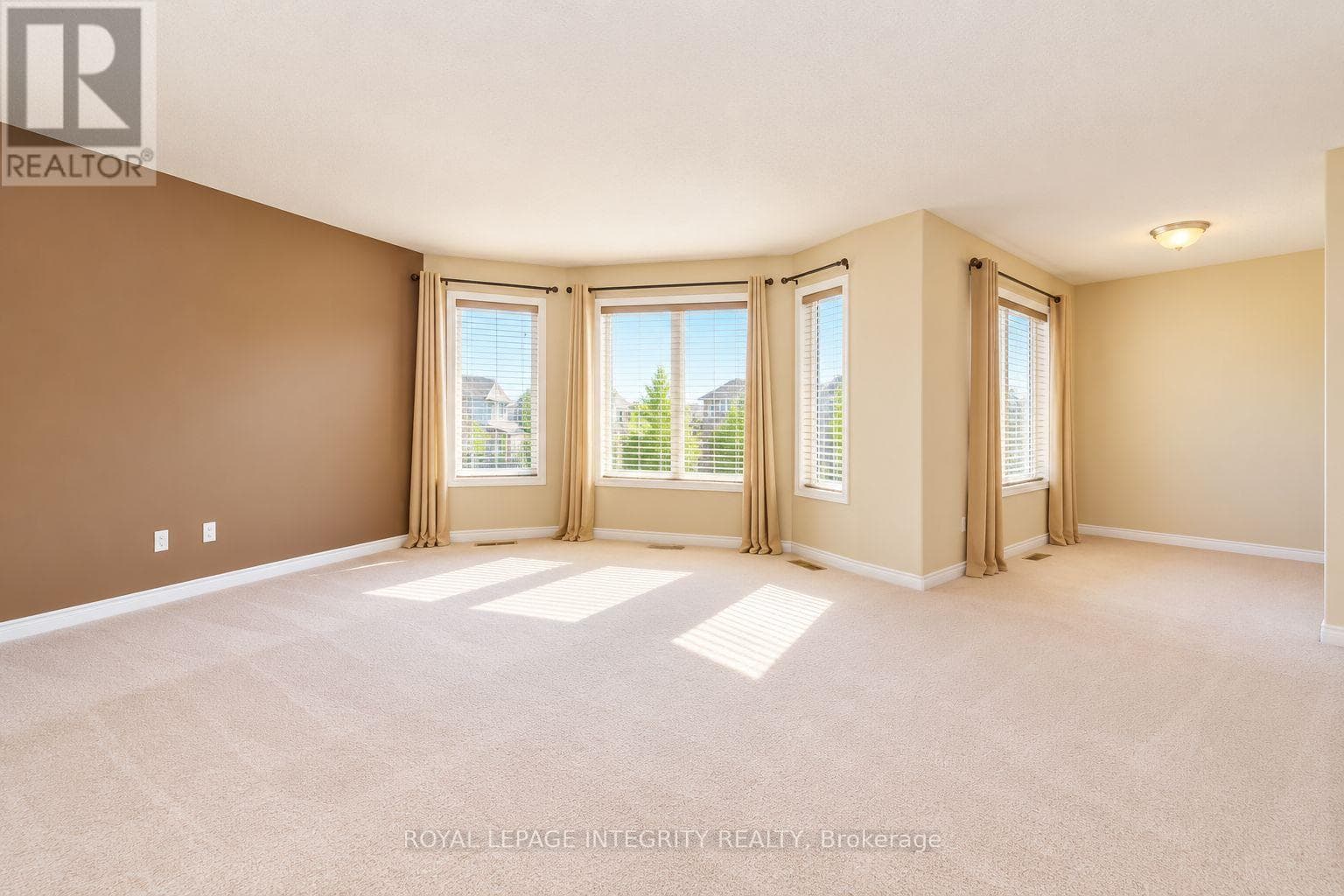 Single Family at 133 SHADY GROVE Street, Ottawa, Ontario - Photo 8 - RE/MAX Garden City Realty
