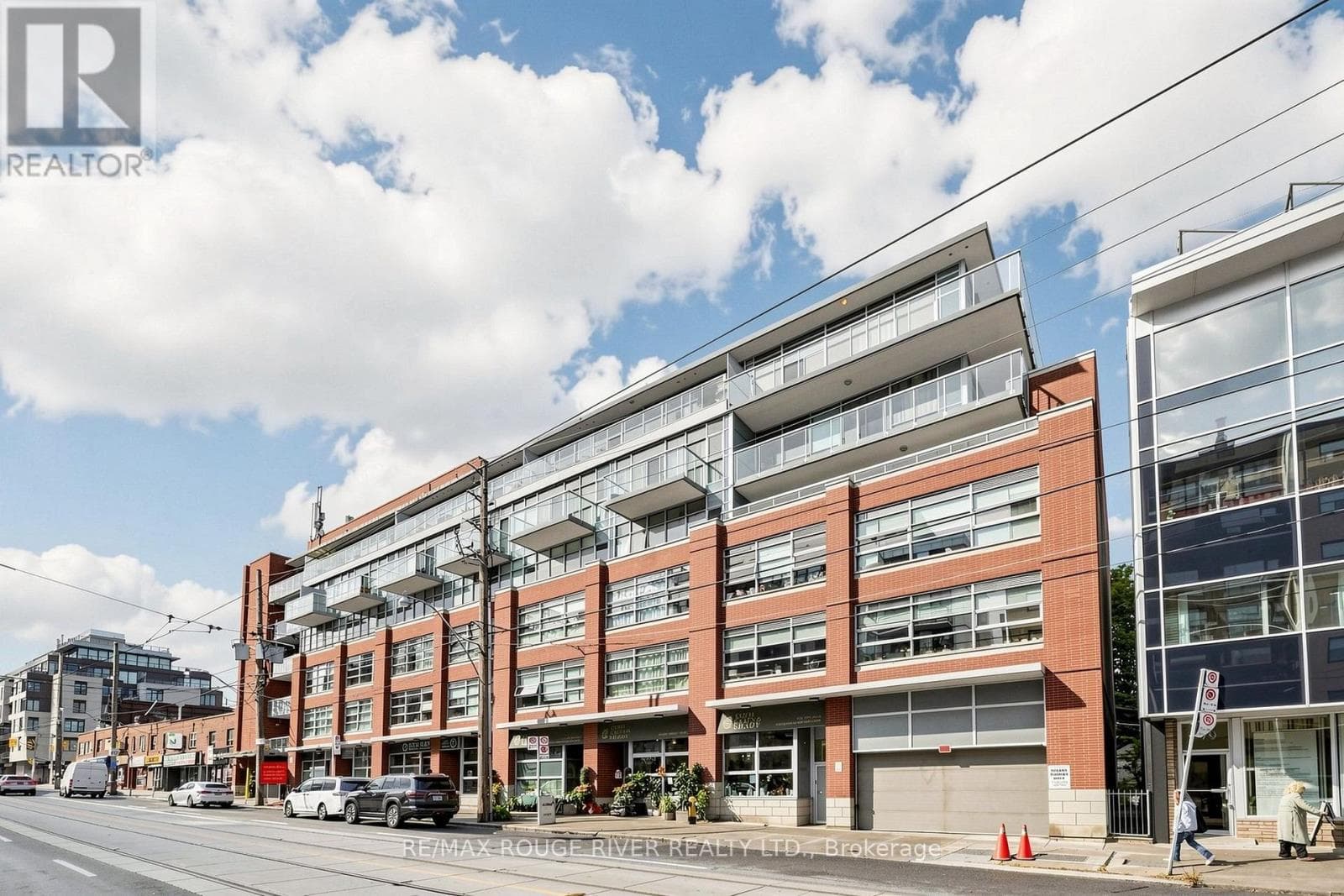 606- 601 Kingston Road