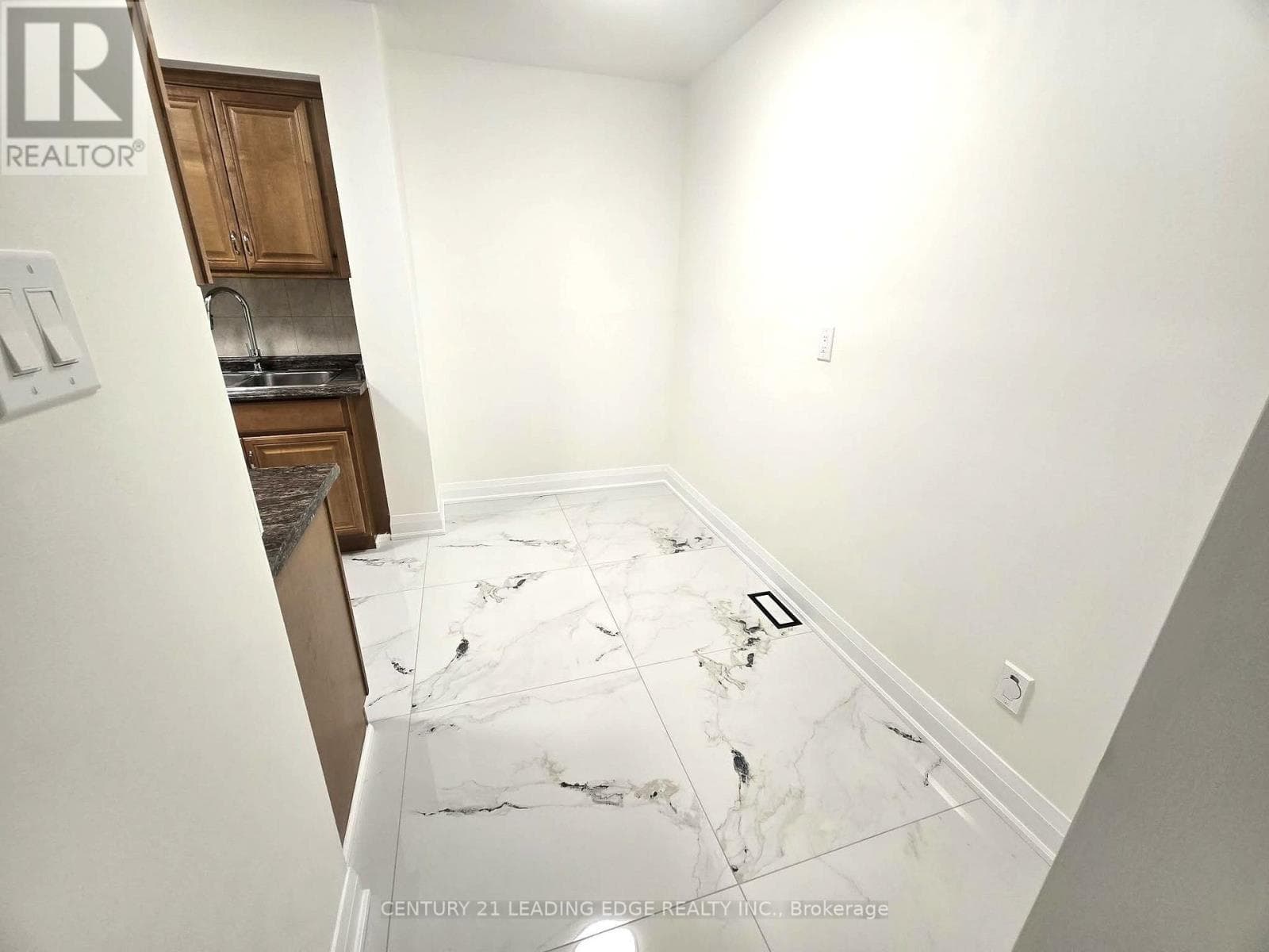 Single Family at 36- 141 Galloway Road, Toronto (West Hill), Ontario - Photo 7 - RE/MAX Garden City Realty
