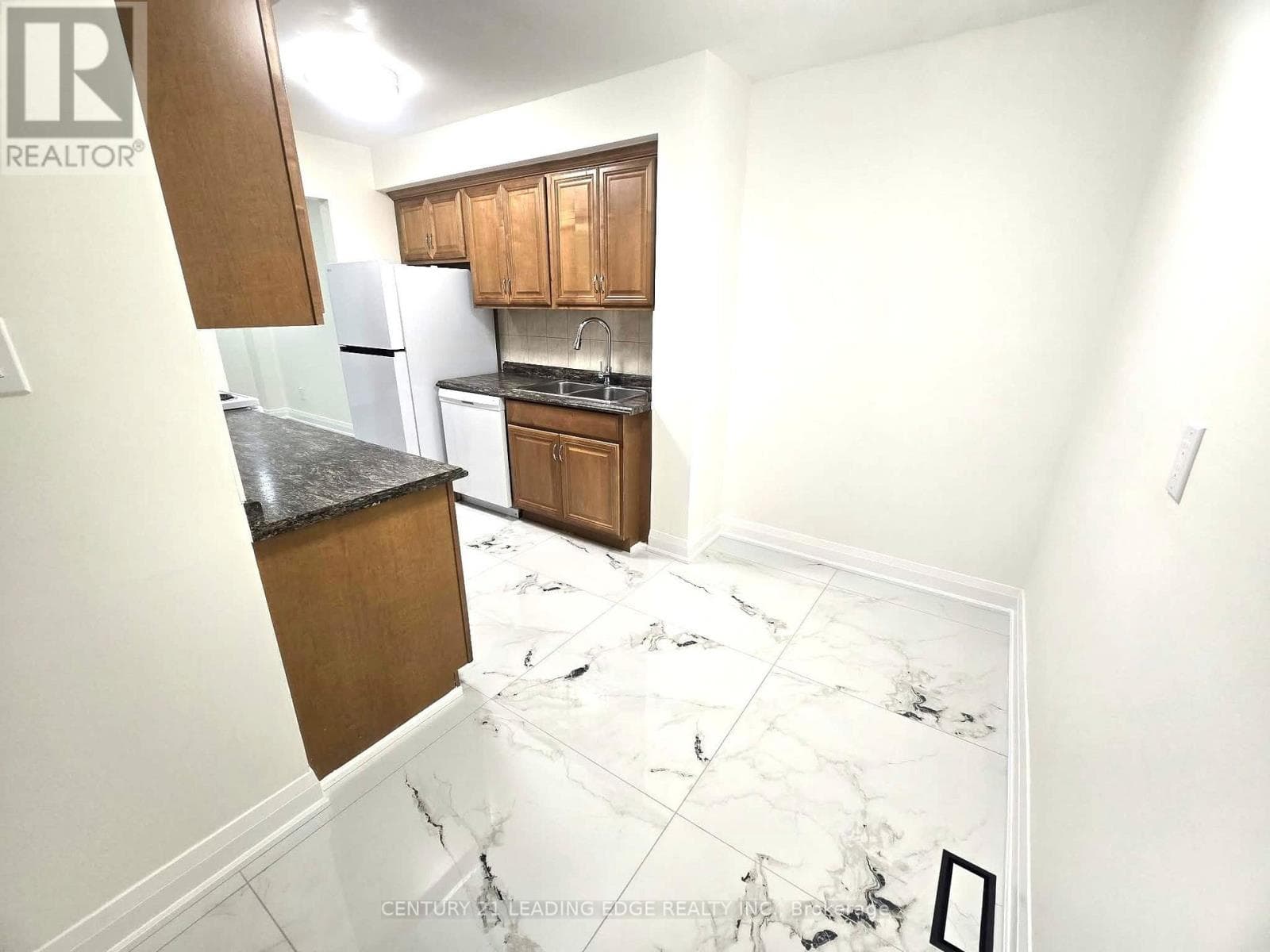 Single Family at 36- 141 Galloway Road, Toronto (West Hill), Ontario - Photo 8 - RE/MAX Garden City Realty