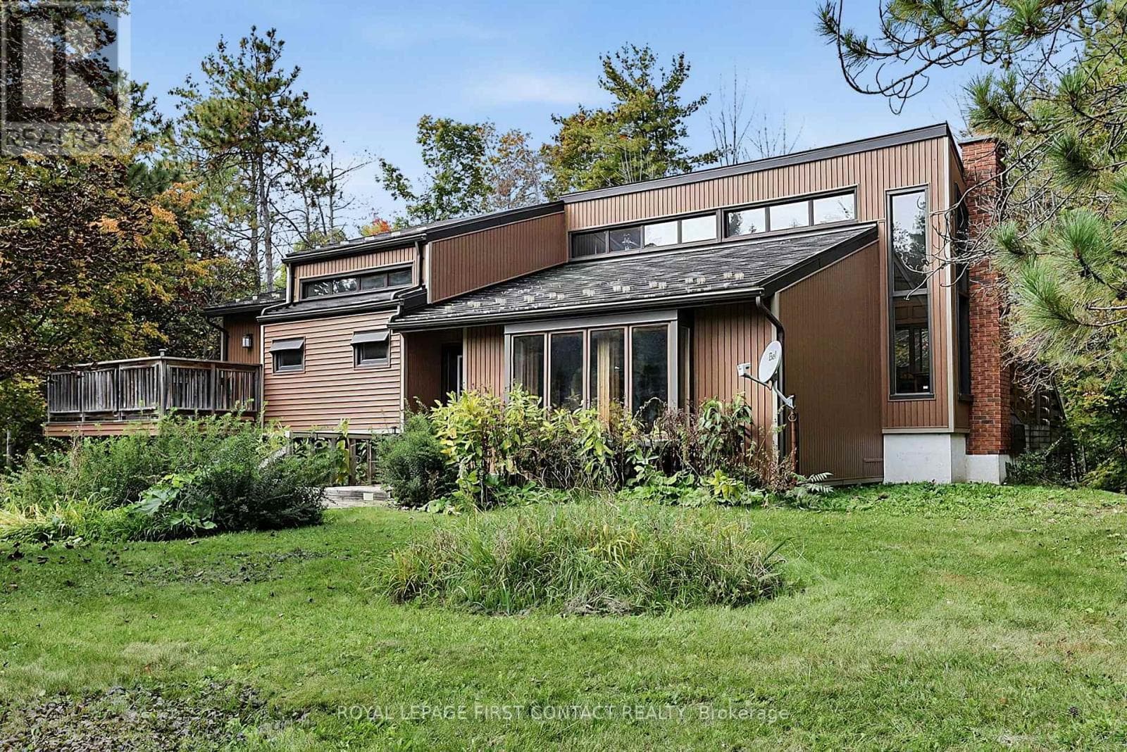 Single Family at 2 Briarwood Court, Springwater, Ontario - Photo 3 - RE/MAX Garden City Realty