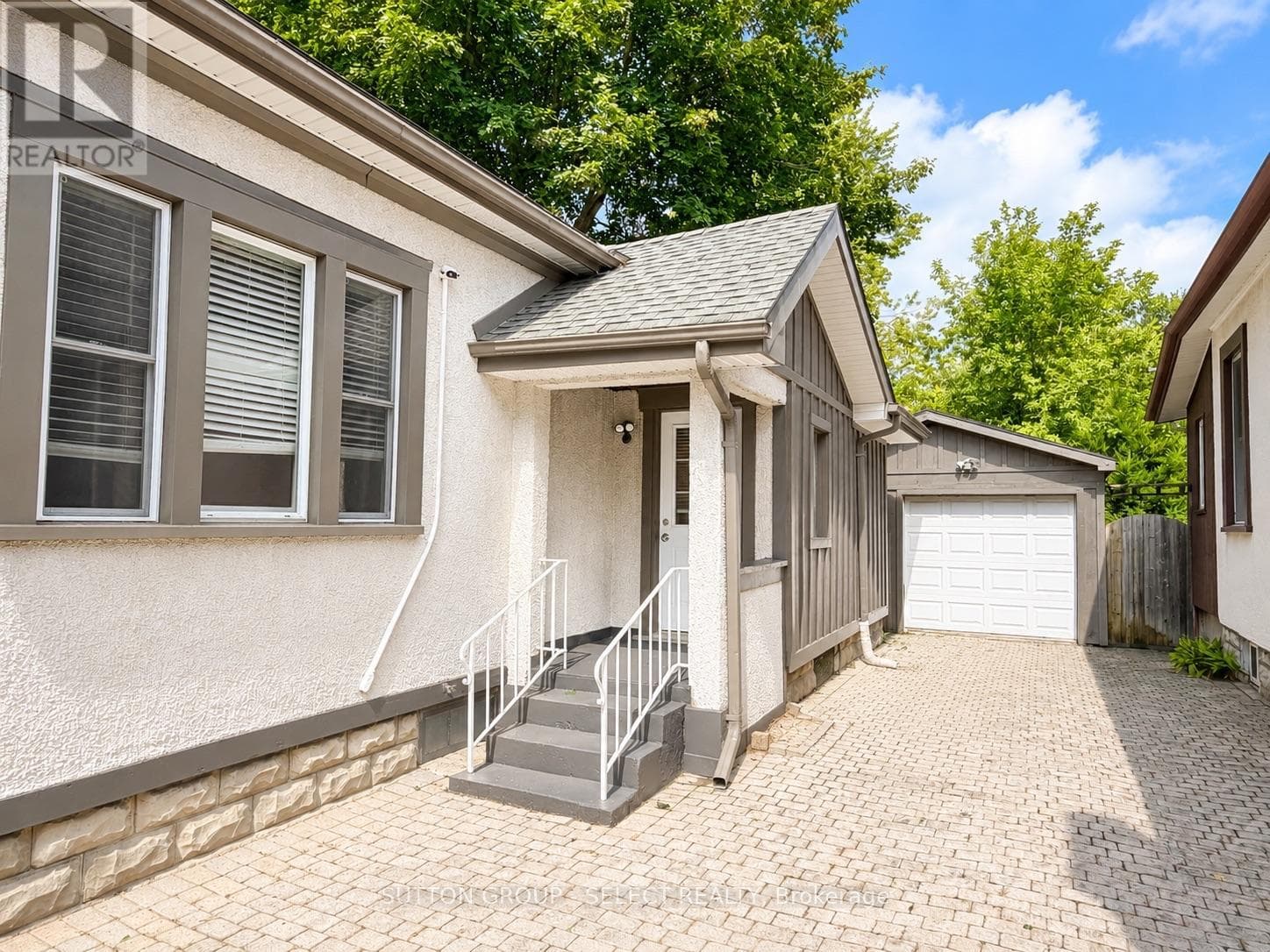 Single Family at 14 Arthur Street, London East (East F), Ontario - Photo 4 - RE/MAX Garden City Realty