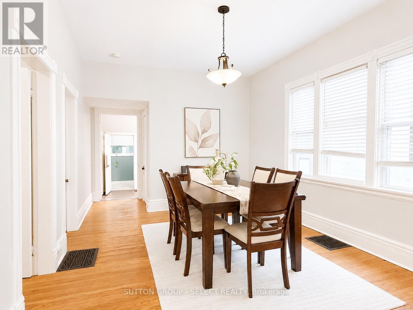 Single Family at 14 Arthur Street, London East (East F), Ontario - Photo 8 - RE/MAX Garden City Realty