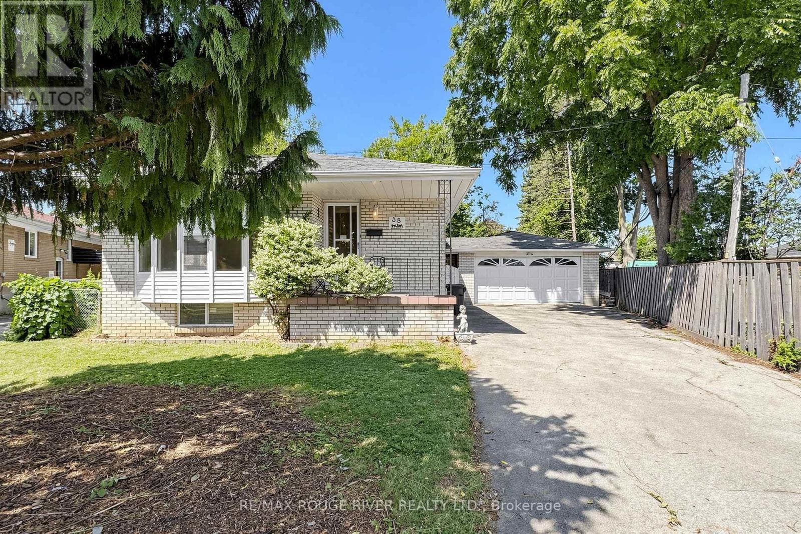38 Lombardy Crescent