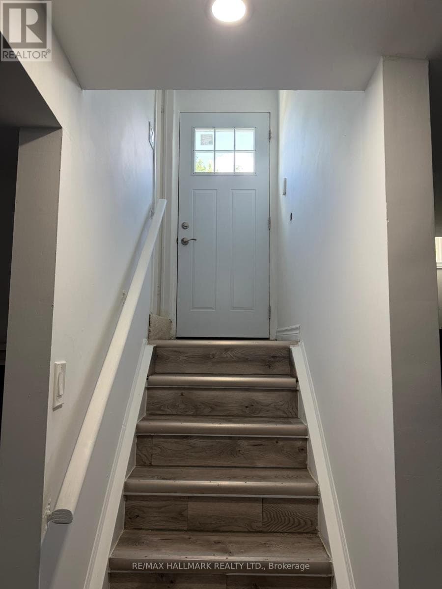 Single Family at 141 Gail Parks Crescent, Newmarket (Woodland Hill), Ontario - Photo 3 - RE/MAX Garden City Realty